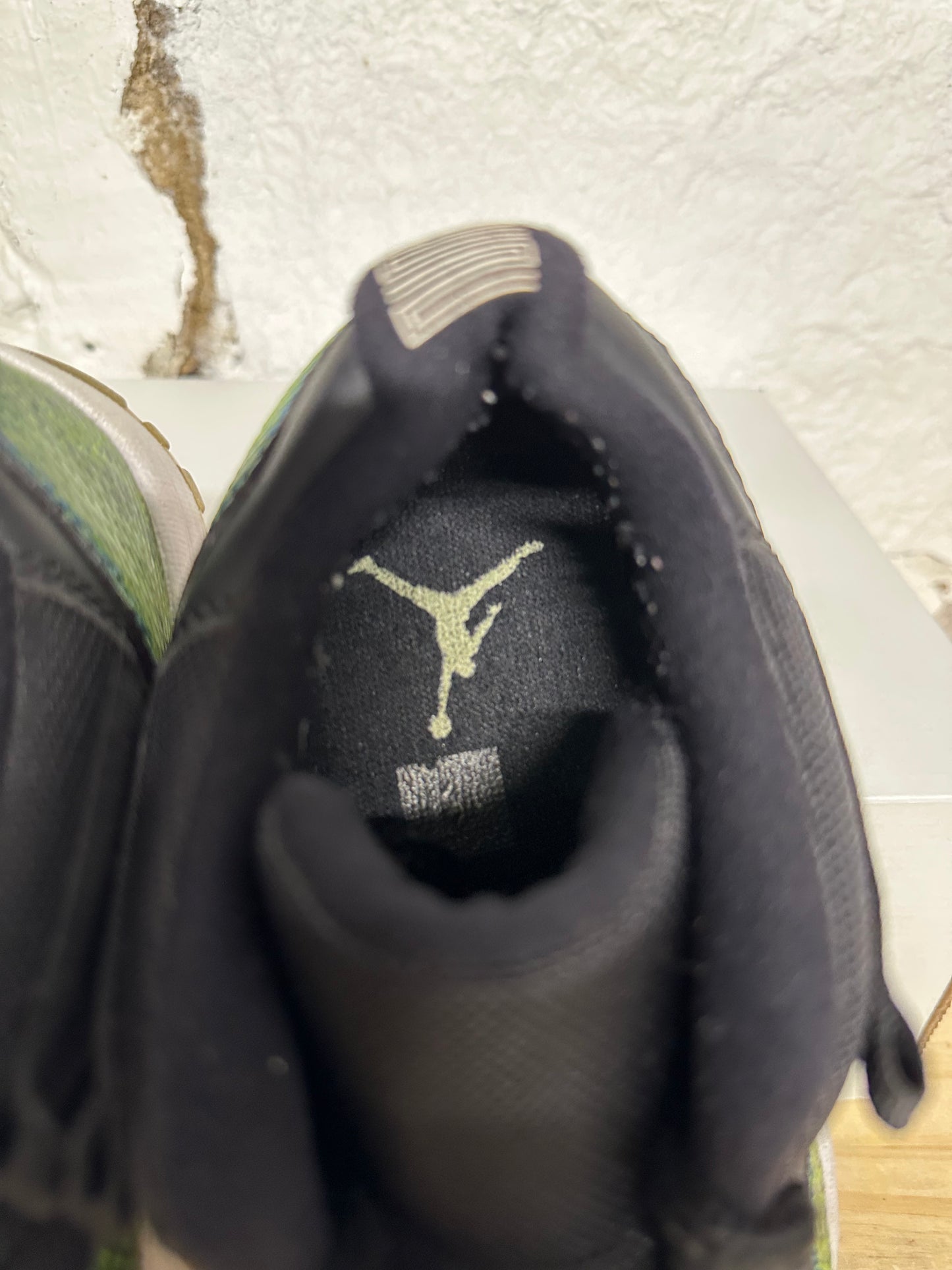 Air Jordan 11 Low Green Snakeskin Sz 8.5