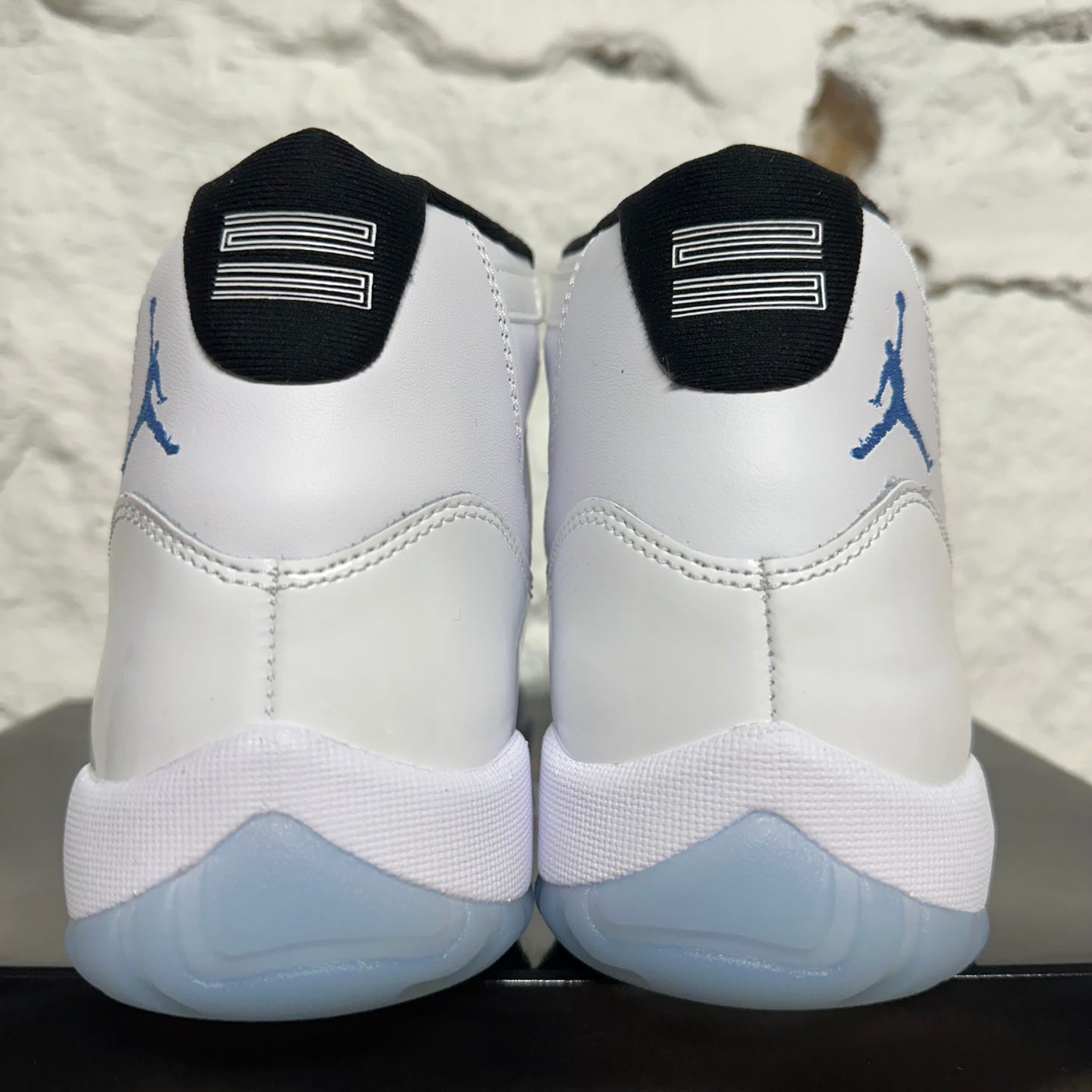Air Jordan 11 High Legend Blue Sz 8 DS