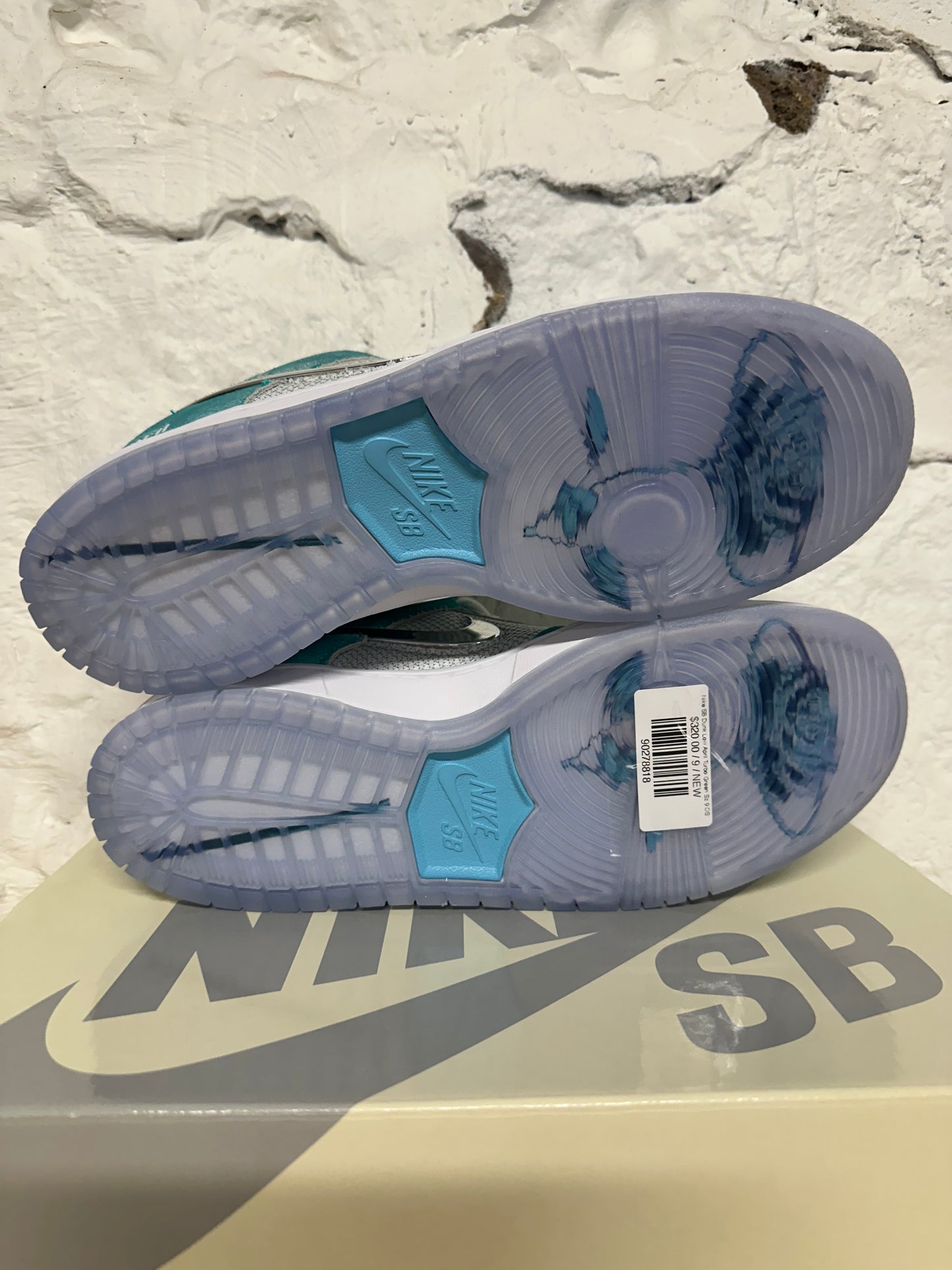 Nike SB Dunk Low April Turbo Green Sz 9 DS