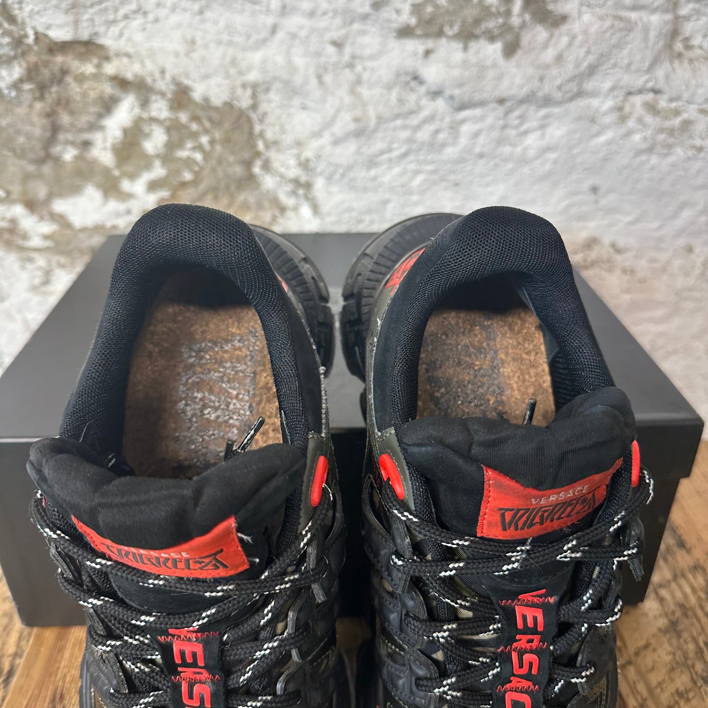 Versace Trigreca Black Green Sneaker Sz 9 (42)