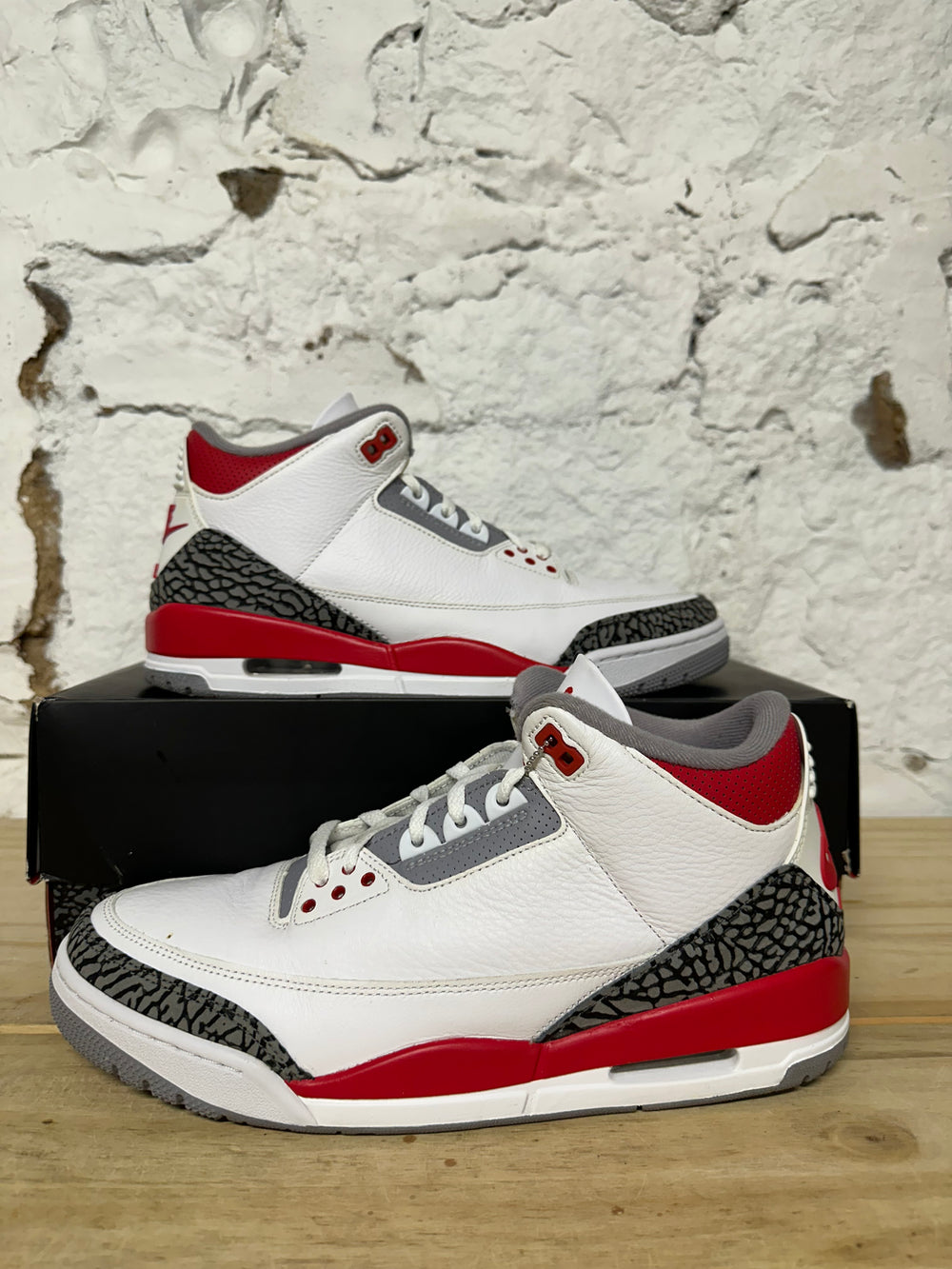Air Jordan 3 Fire Red Sz 11