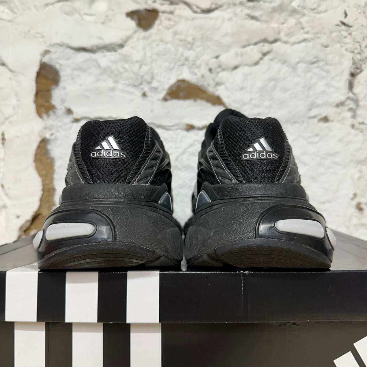 Adidas Adistar XLG 2.0 Black Sz 9