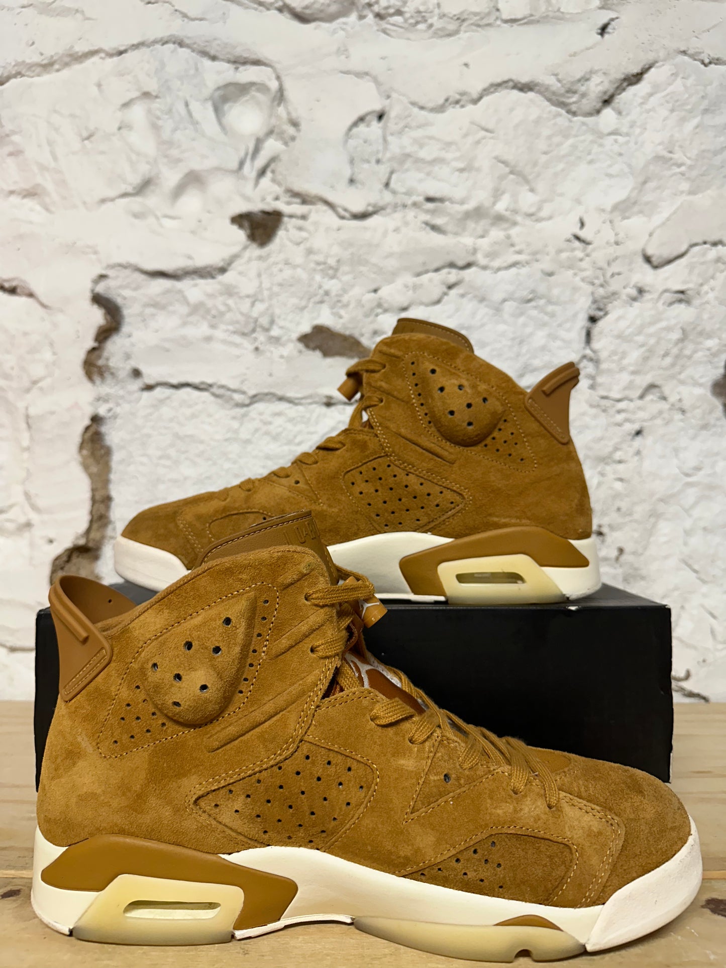 Air Jordan 6 Wheat Sz 10.5