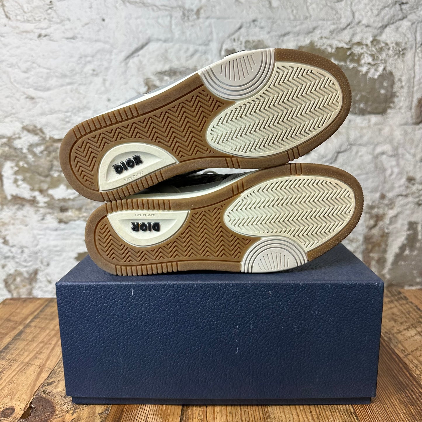 Dior B27 Oblique Grey White Sneaker Sz 7 (40)