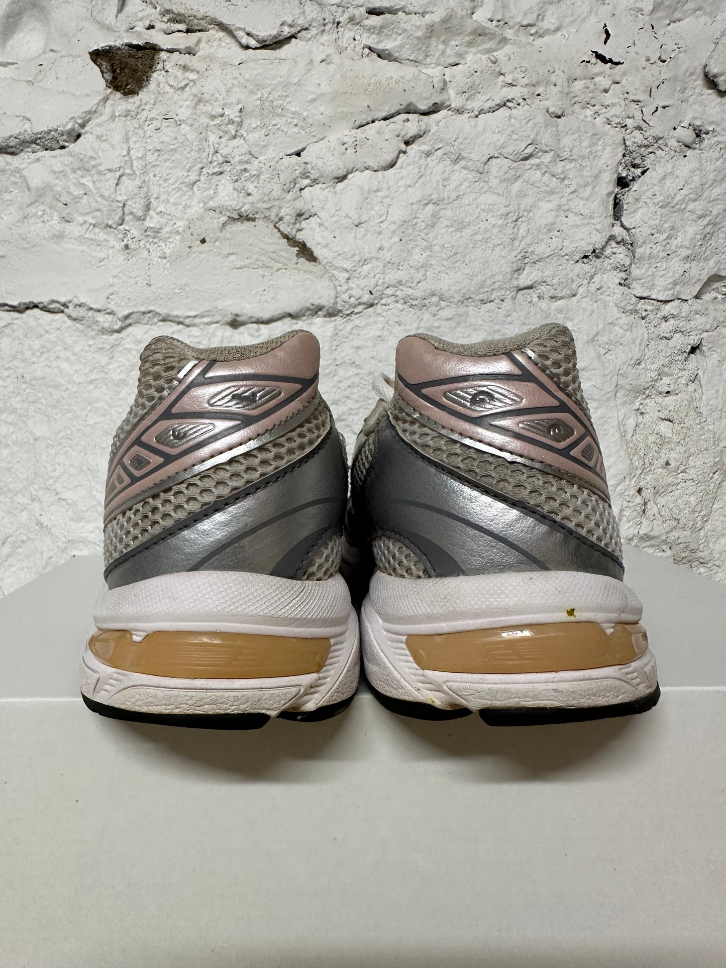 Asics Gel-1130 White Neutral Pink Sz 7.5 (9W)