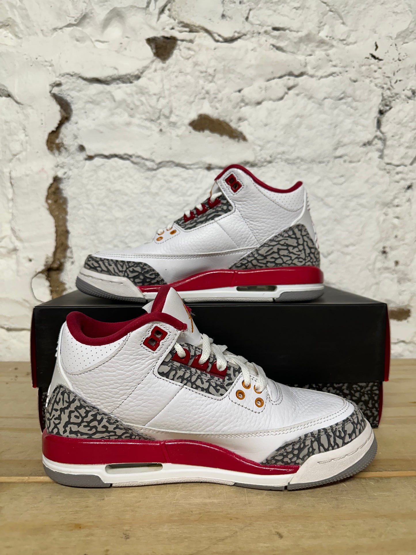 Air Jordan 3 Cardinal Sz 4.5Y