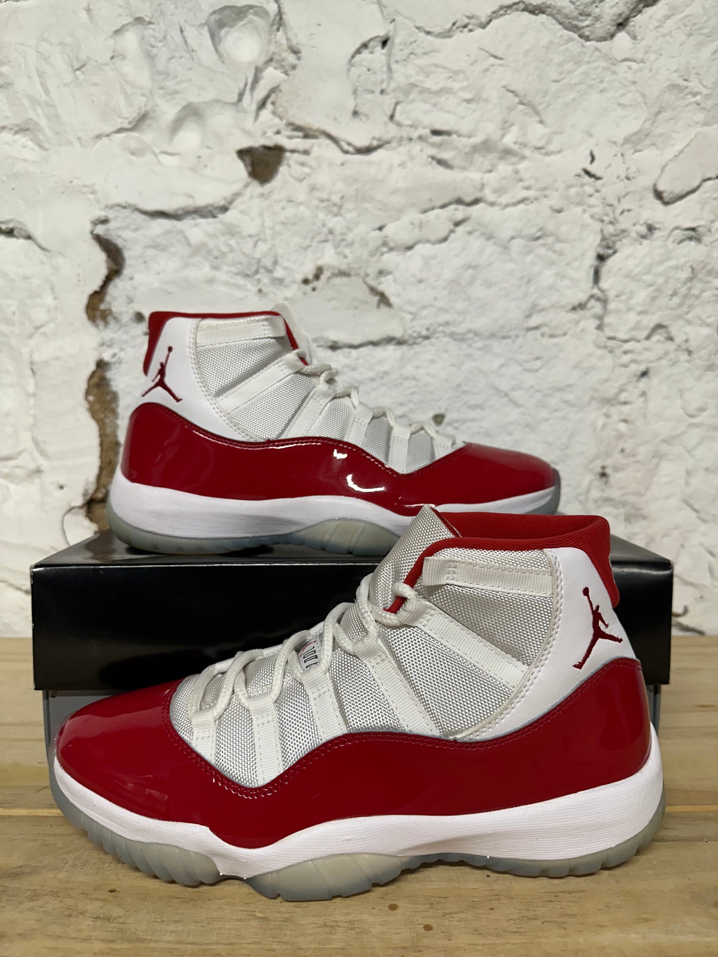 Air Jordan 11 High Cherry Sz 10.5