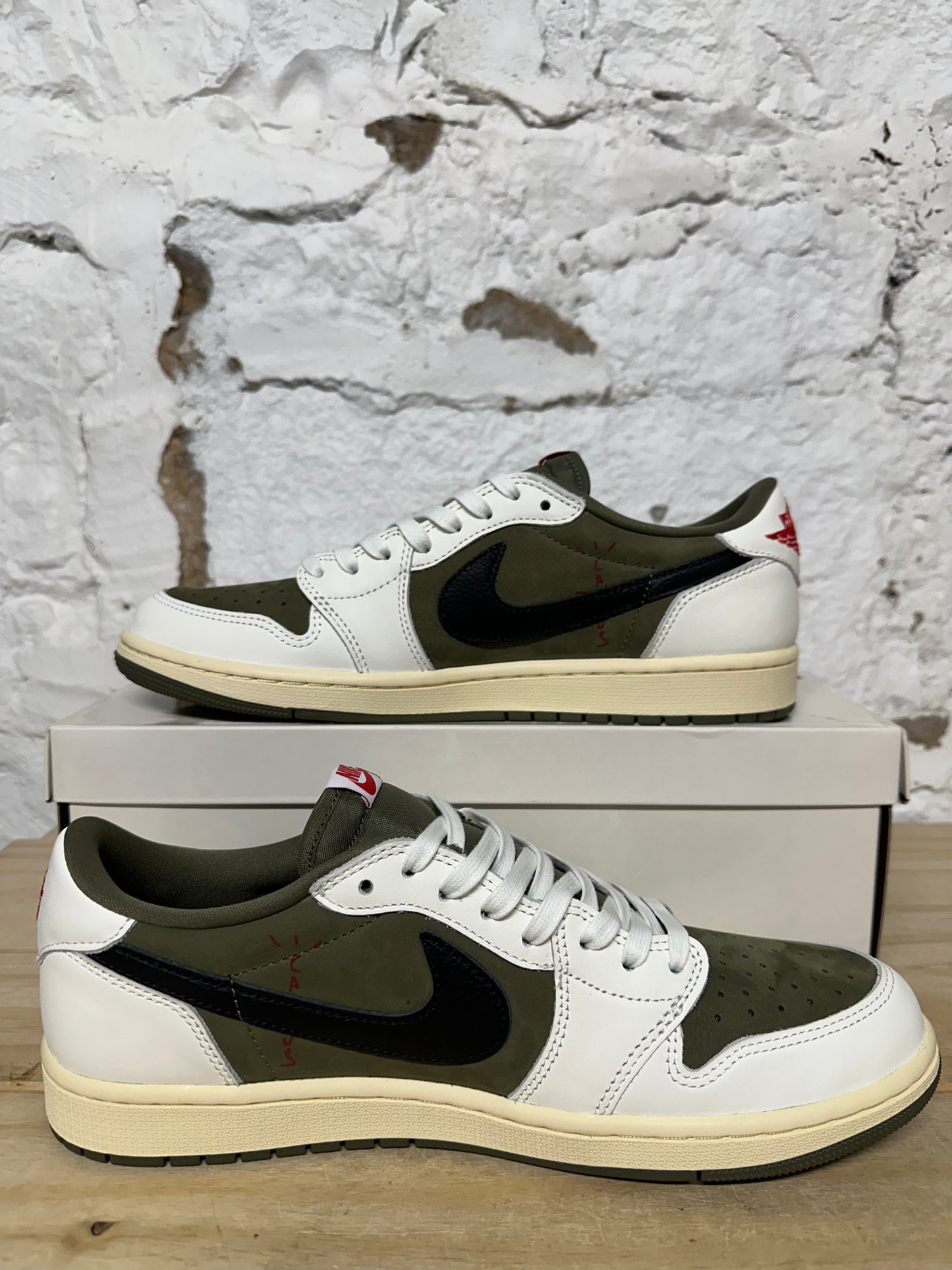 Air Jordan 1 Low Travis Scott Medium Olive Sz 10.5 DS
