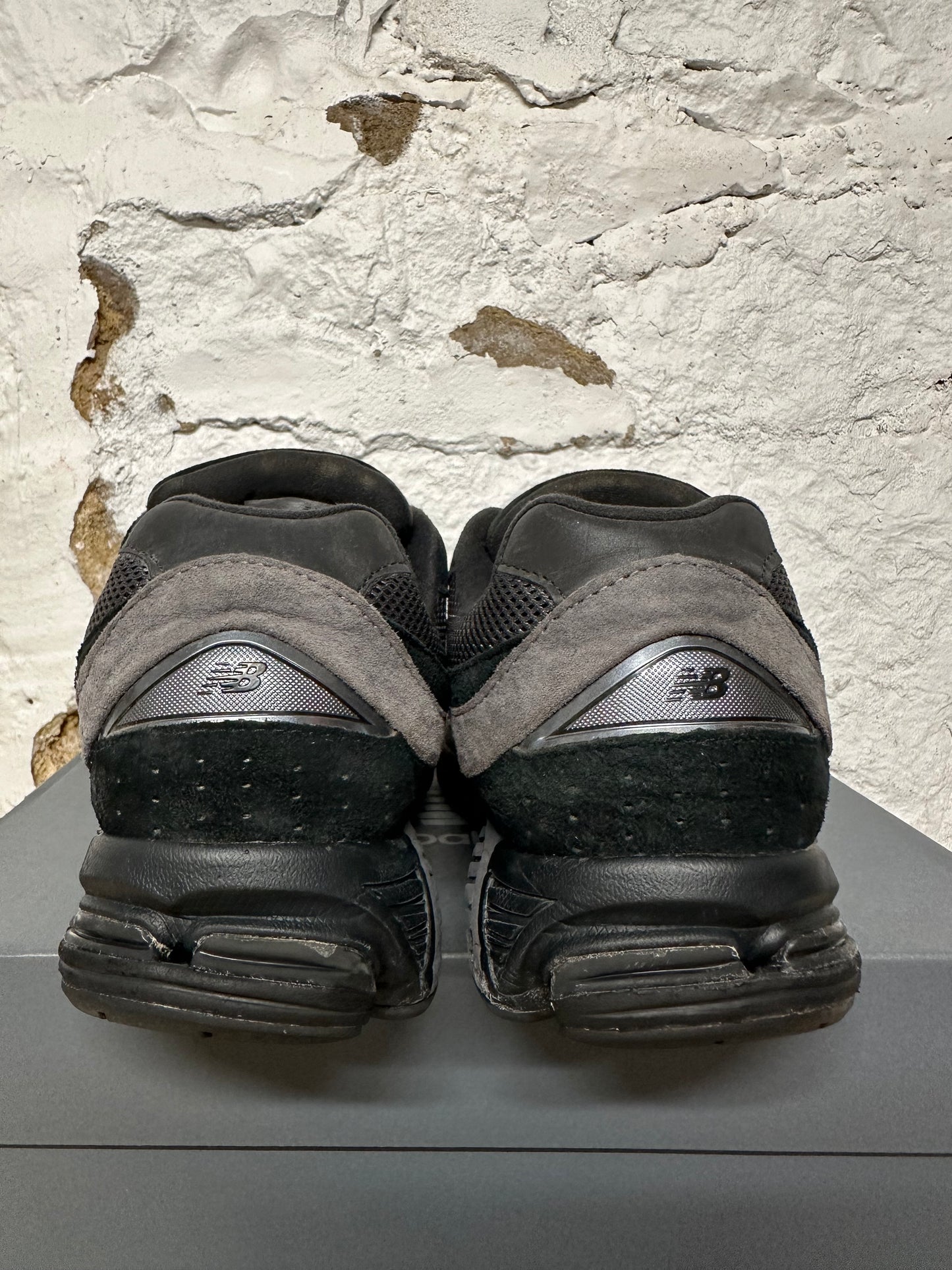 New Balance 2002R Black Dark Grey Sz 11