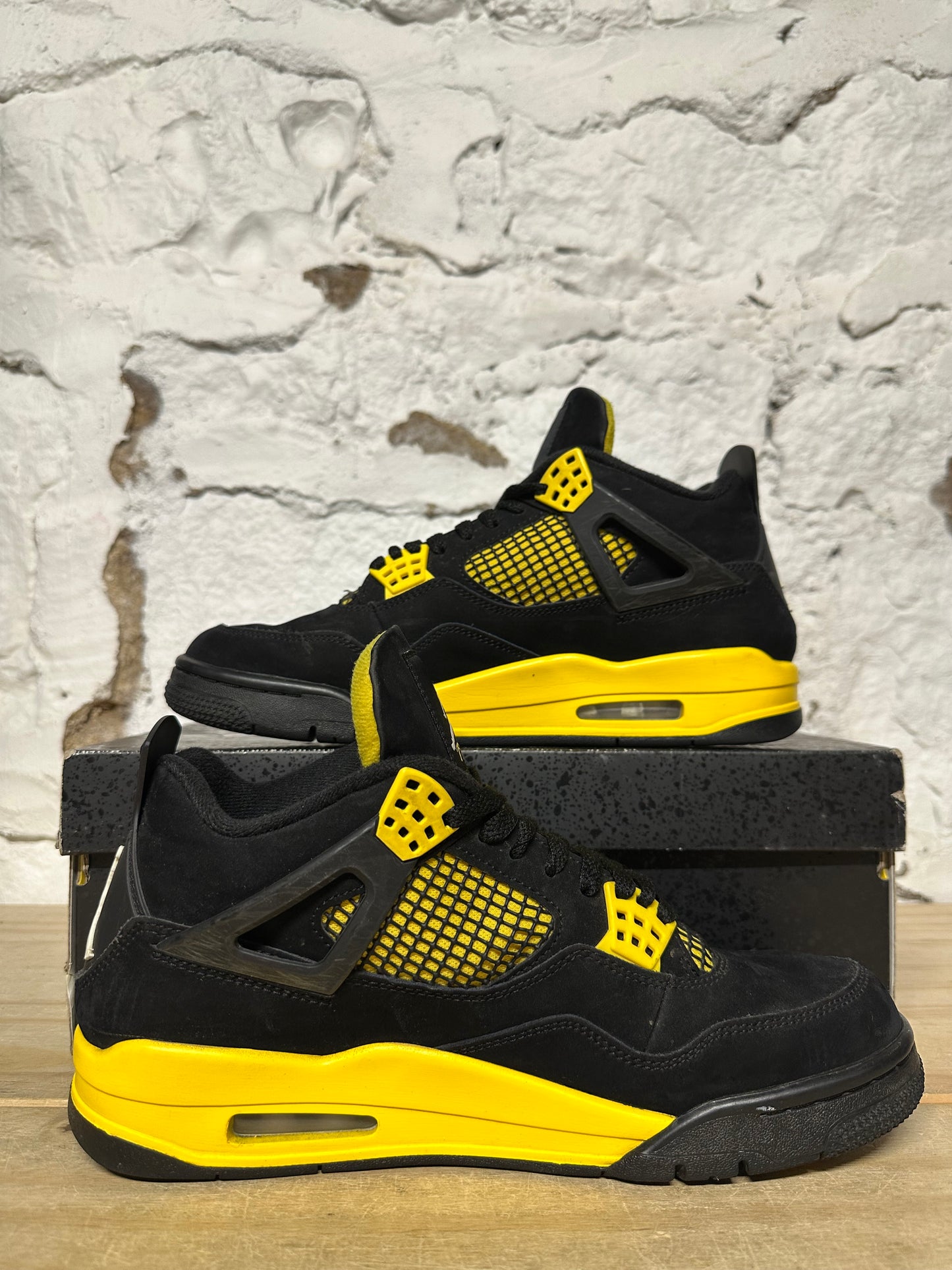 Air Jordan 4 Thunder Sz 9.5
