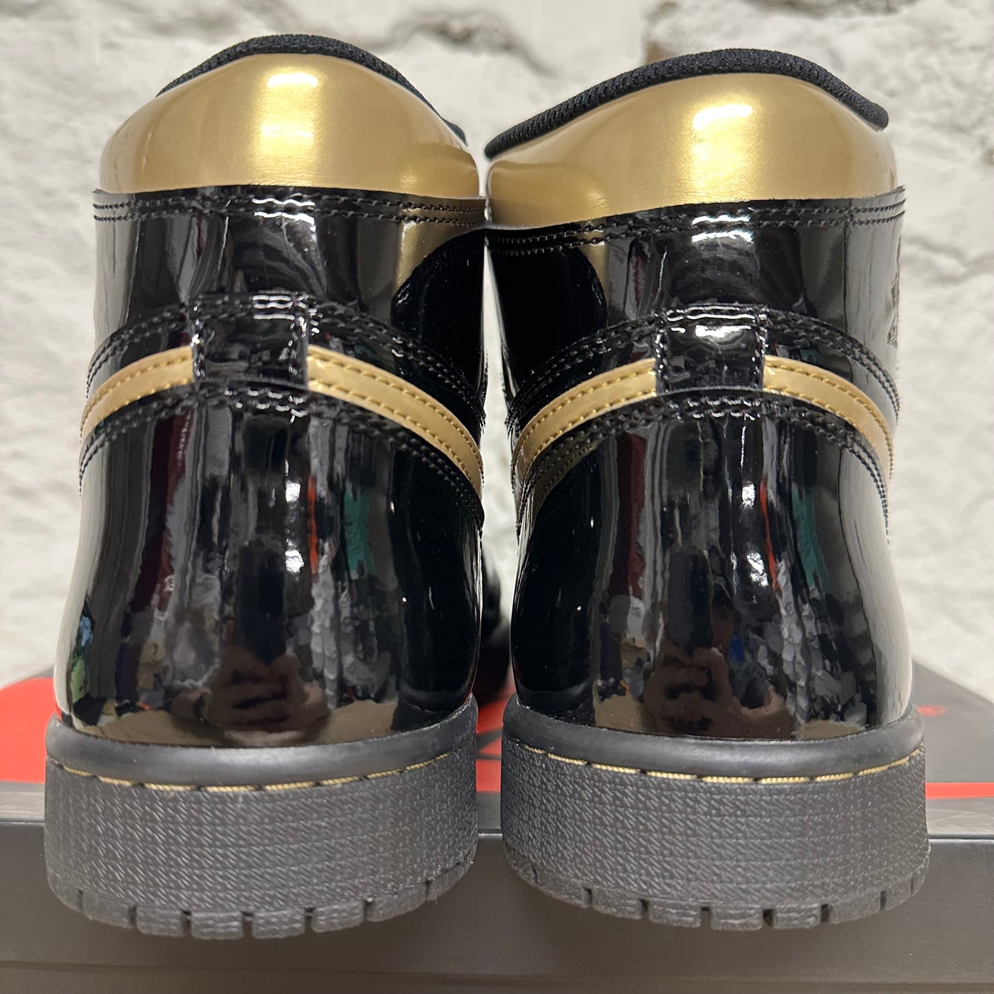Air Jordan 1 High Black Metallic Gold Sz 9.5