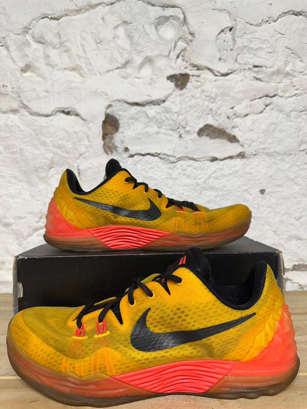 Nike Kobe Venomenon 5 University Gold Sz 11.5