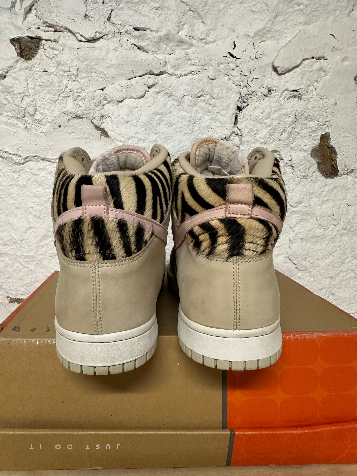 Nike Dunk High Ivory Zebra Sz 10.5 (12W)