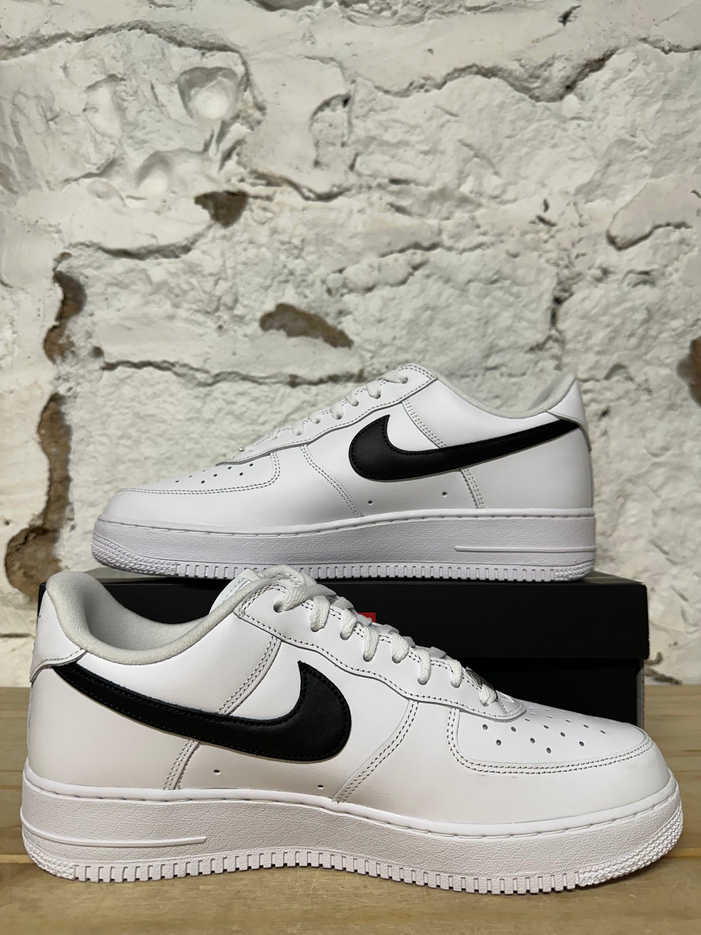 Nike Air Force 1 Low Supreme Black White Sz 11 DS