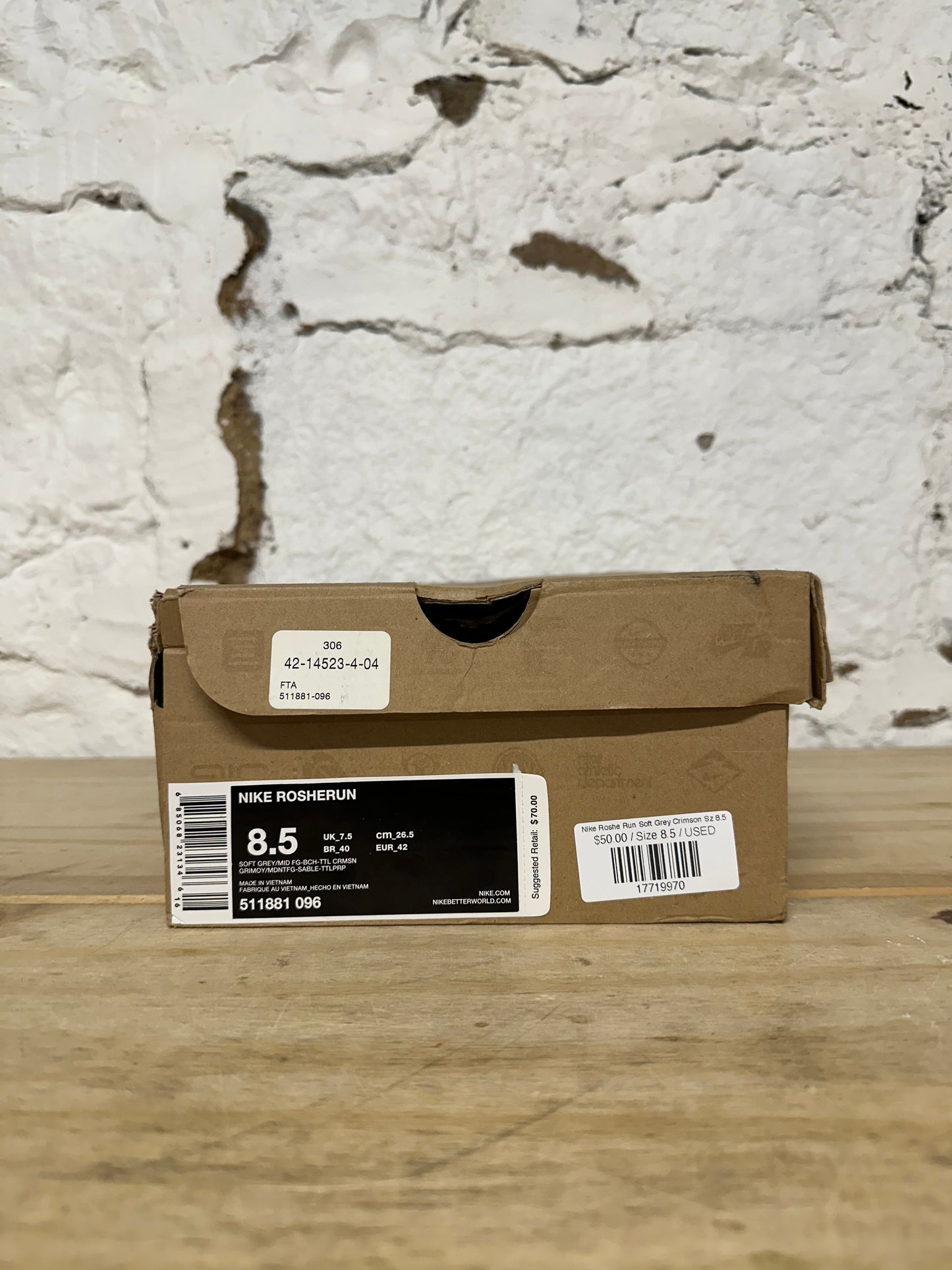 Nike Roshe Run Soft Grey Crimson Sz 8.5