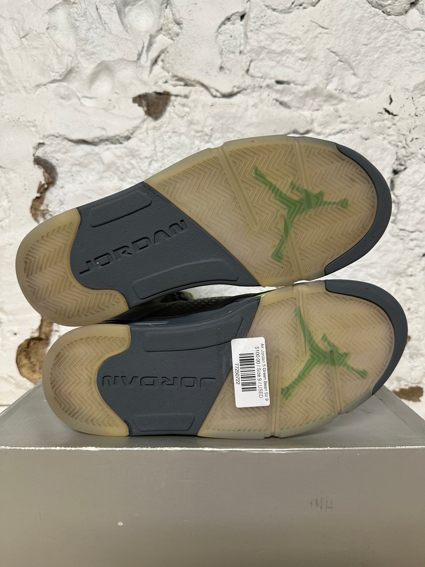 Air Jordan 5 Green Bean Sz 9