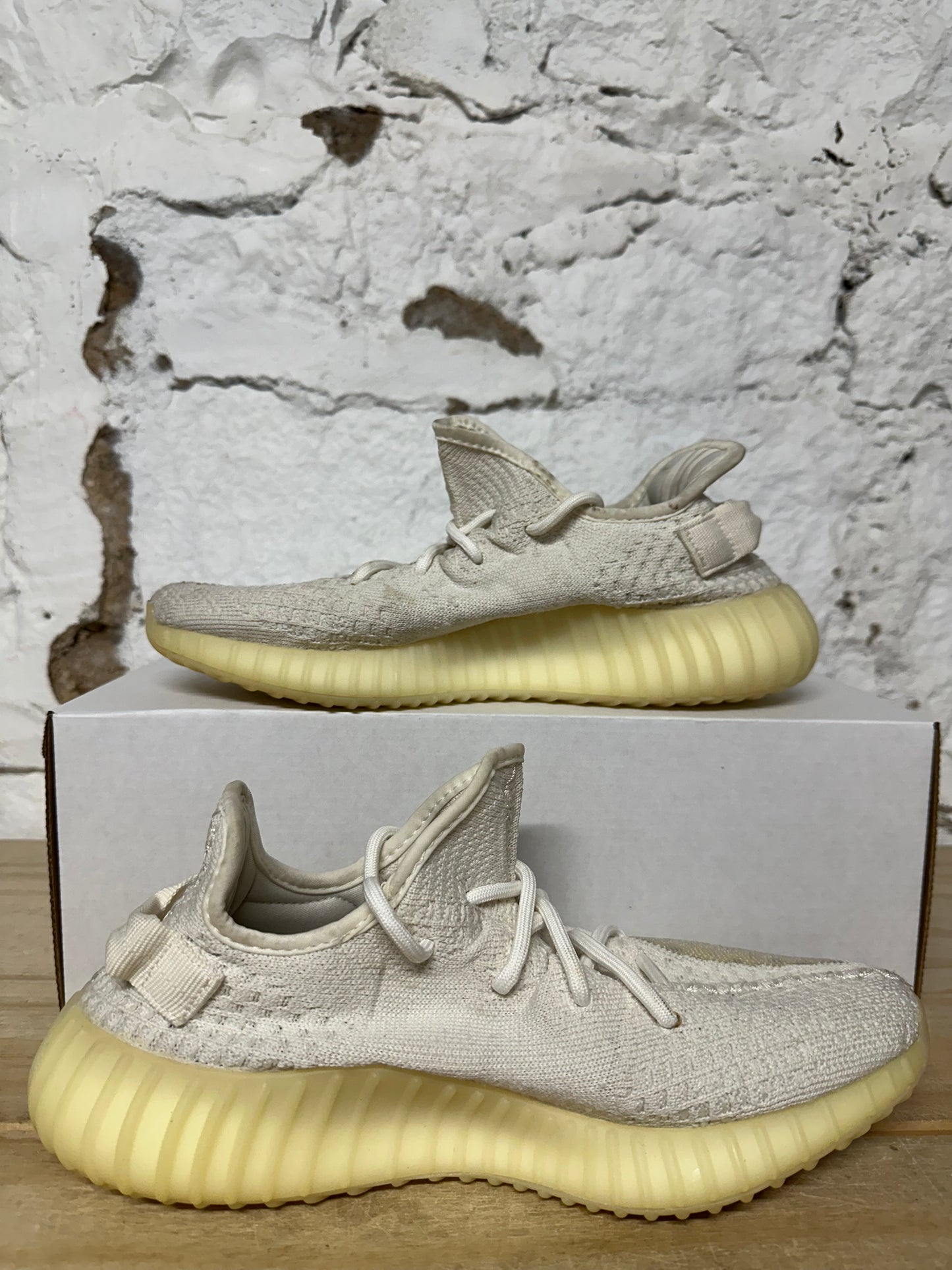 Yeezy 350 V2 Bone Sz 7.5
