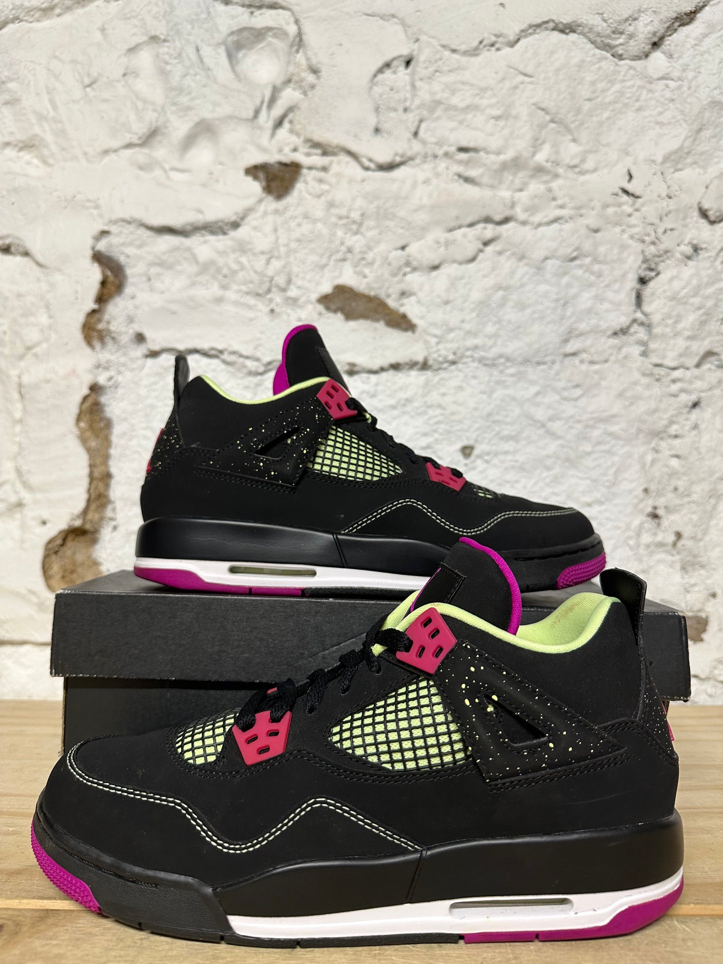 Air Jordan 4 Fuschia Sz 7Y