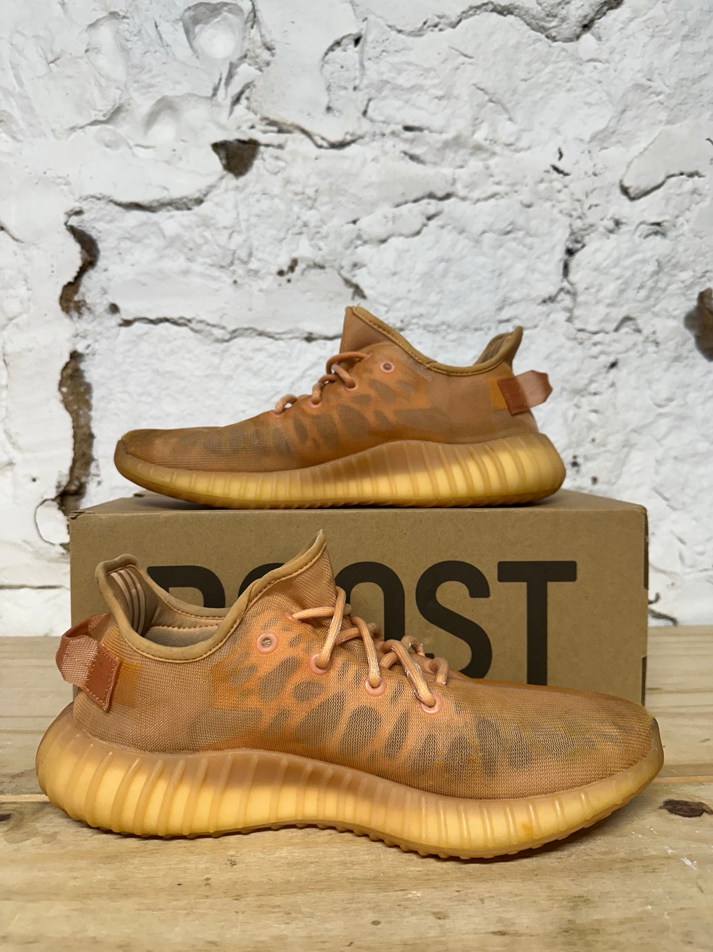 Yeezy 350 V2 Mono Clay Sz 9.5