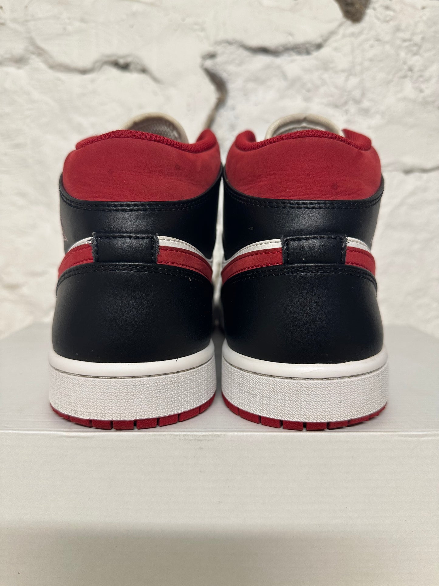 Air Jordan 1 Mid Black Gym Red Sz 11