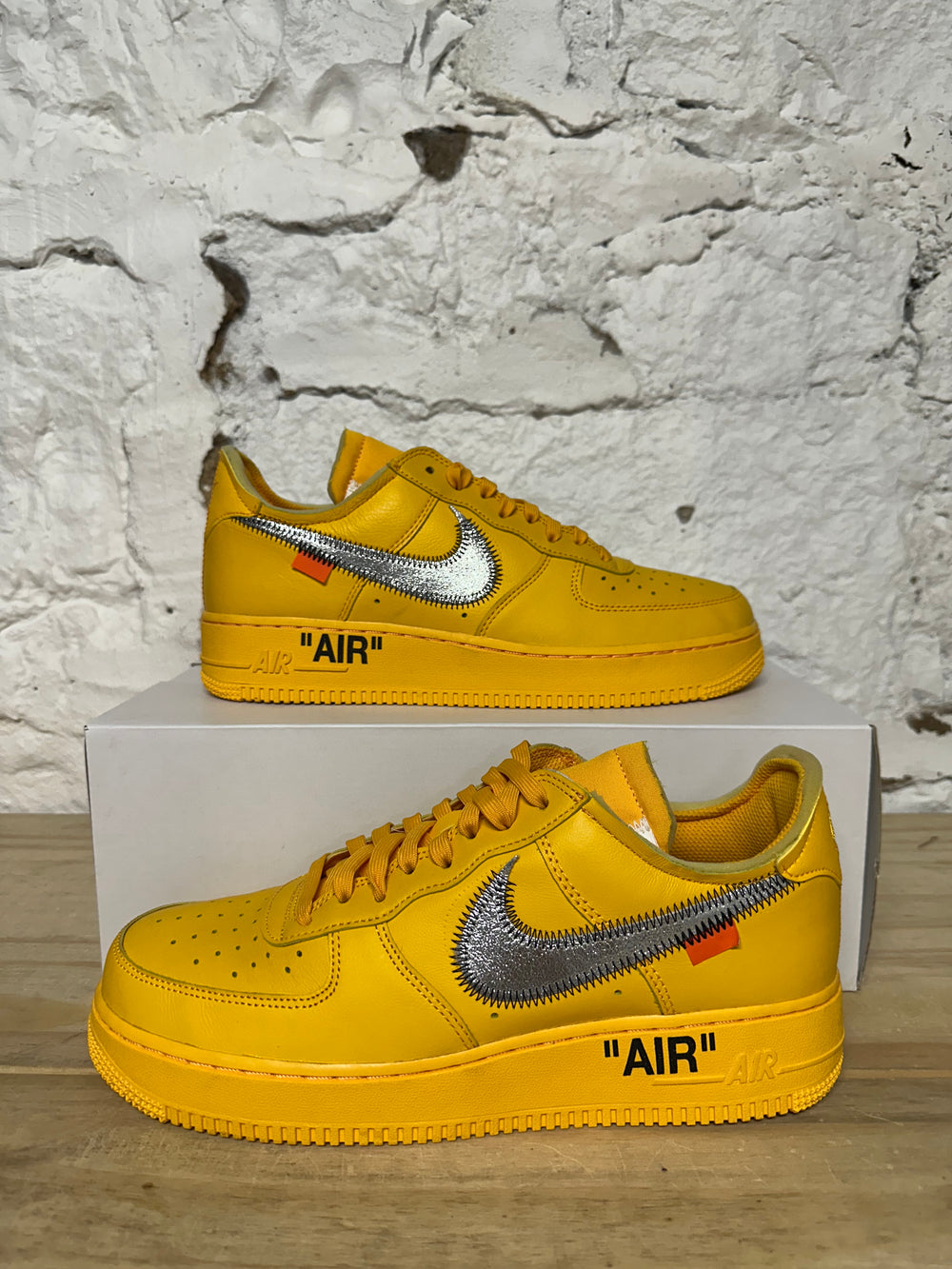 Nike Air Force 1 Low Off-White ICA University Gold Sz 9