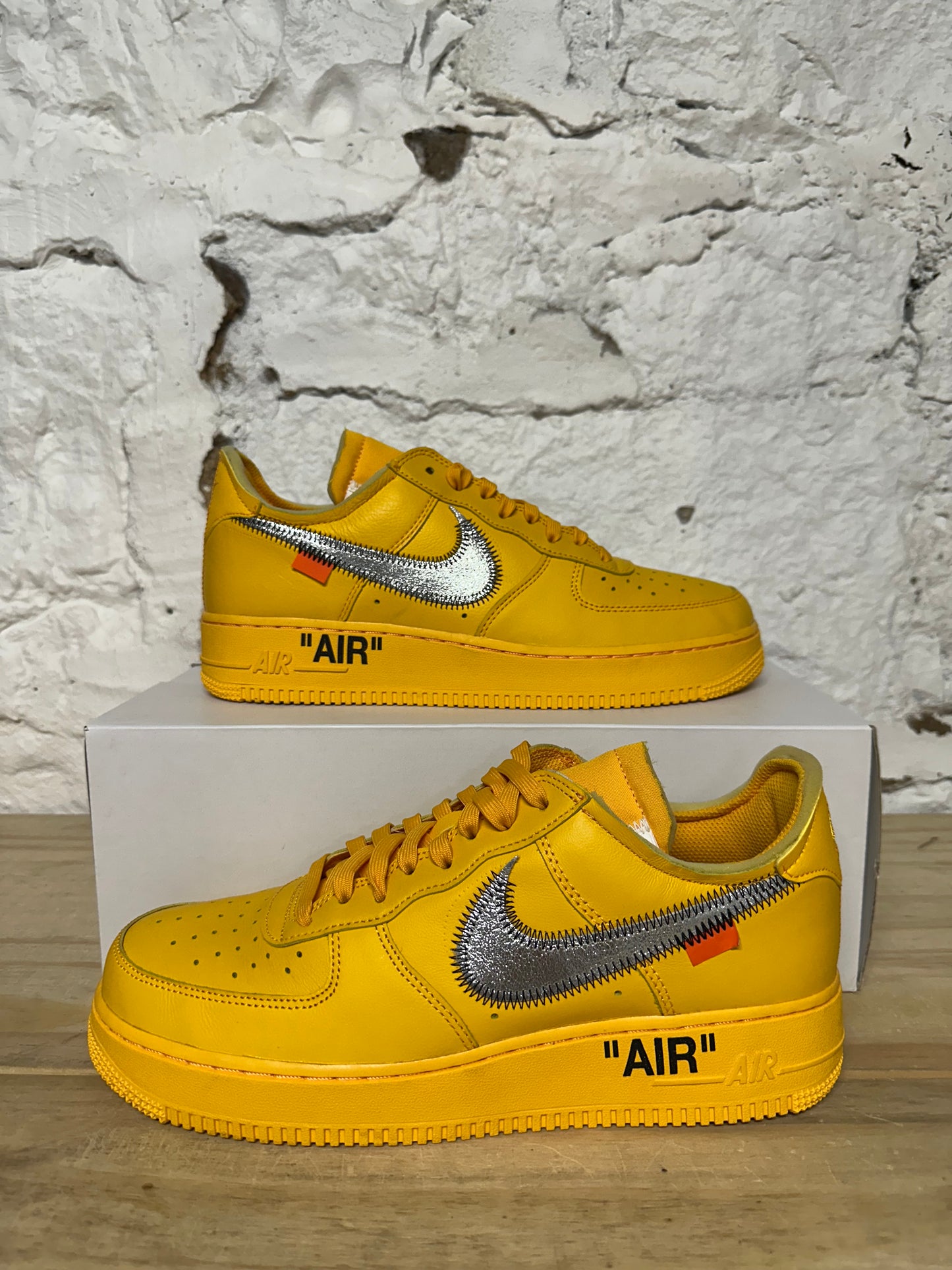 Nike Air Force 1 Low Off-White ICA University Gold Sz 9