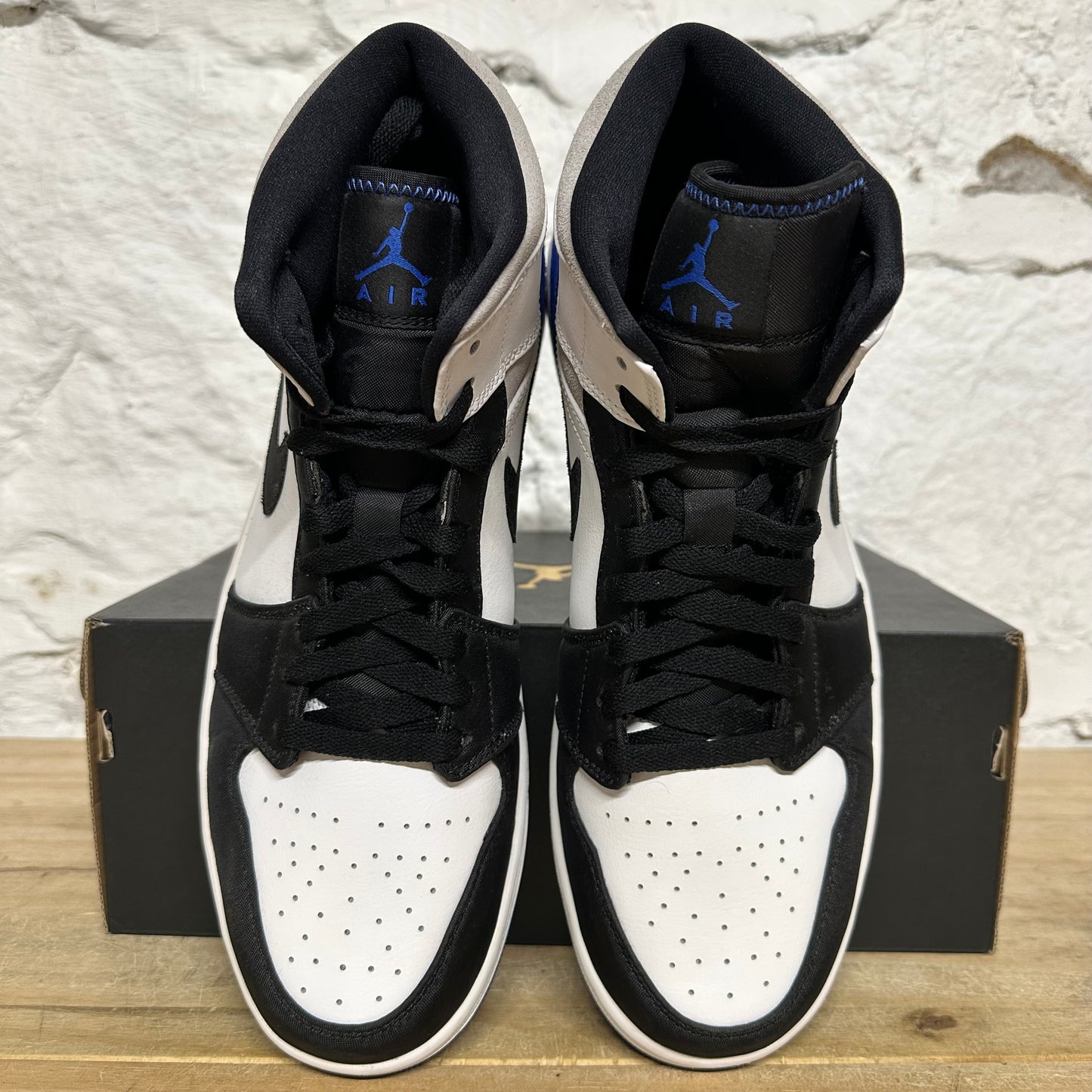 Air Jordan 1 Mid Royal Black Toe Sz 11.5