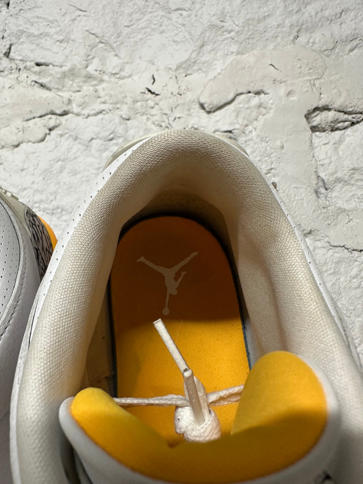 Air Jordan 3 Laser Orange Sz 10.5 (12W)