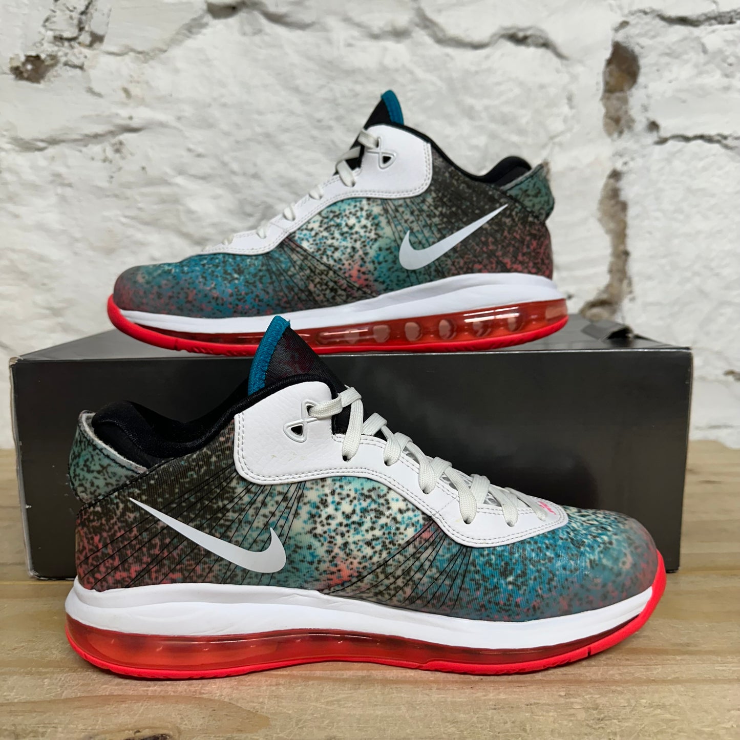 Nike LeBron 8 V2 Low Miami Nights Sz 8.5