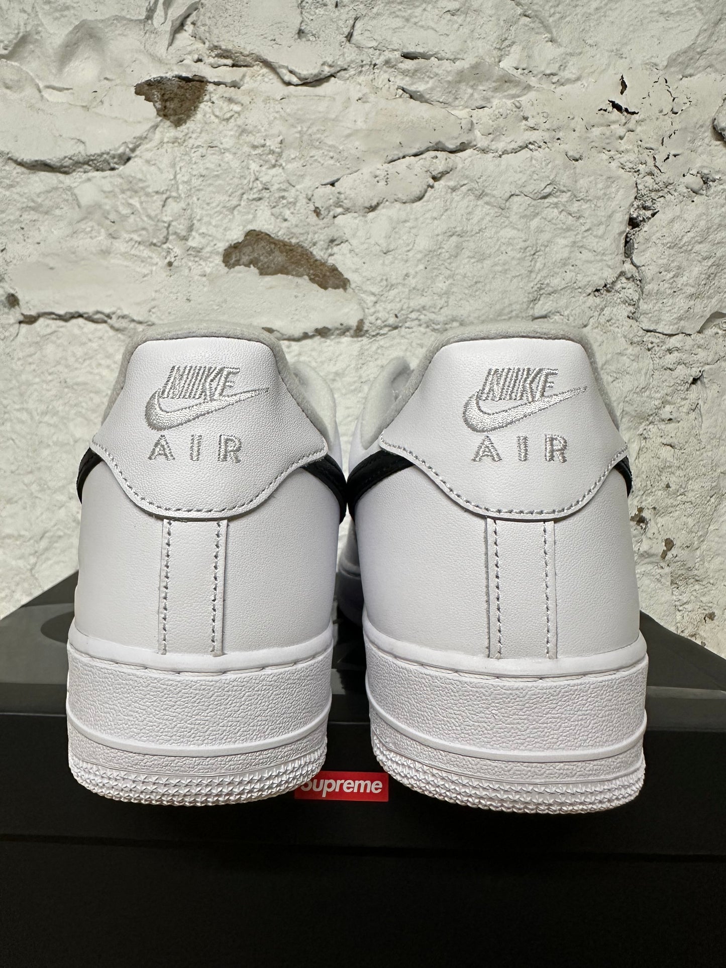 Nike Air Force 1 Low Supreme Black White Sz 11 DS