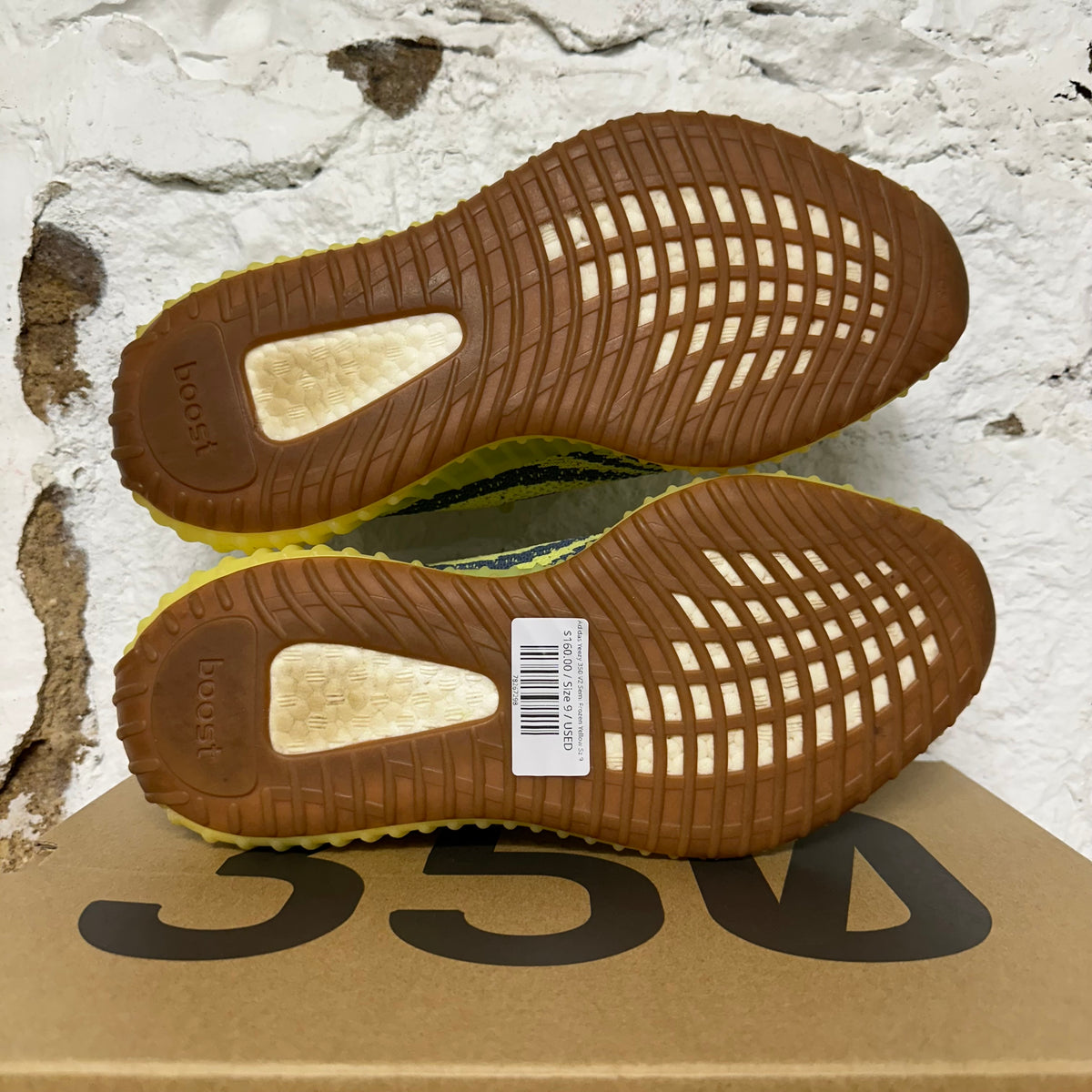 Yeezy 350 V2 Semi Frozen Yellow Sz 9