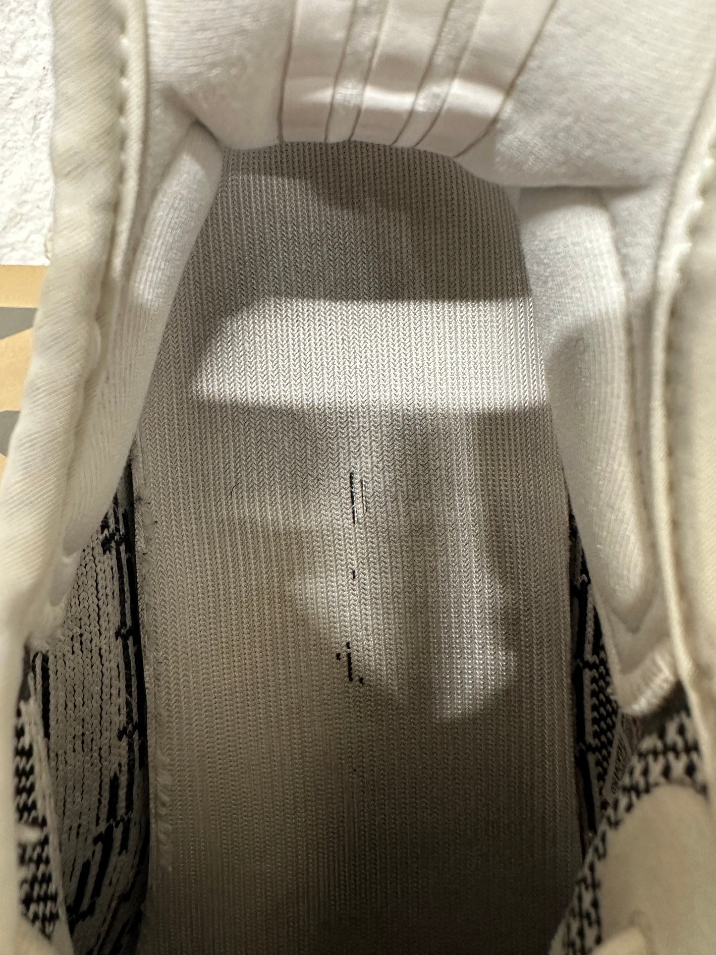 Yeezy 350 V2 Zebra Sz 10.5