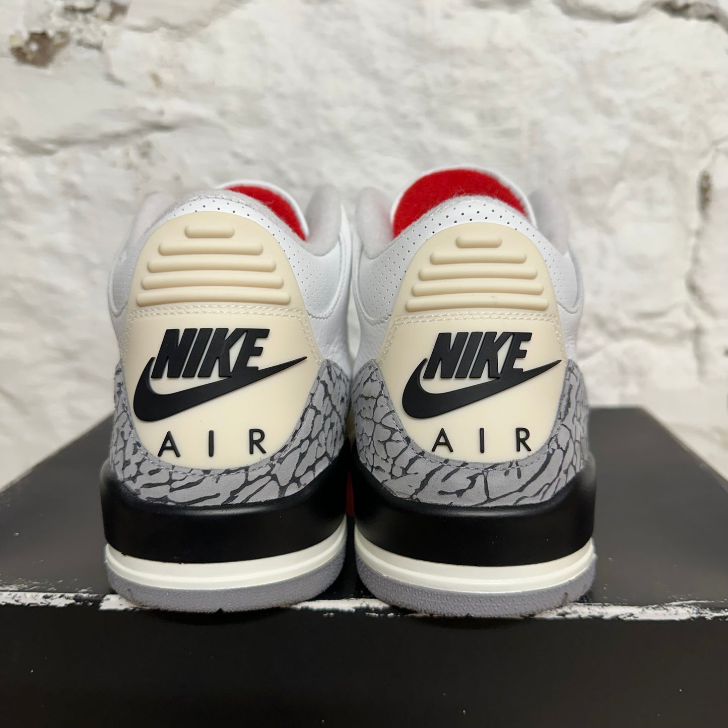 Air Jordan 3 White Cement Reimagined Sz 9