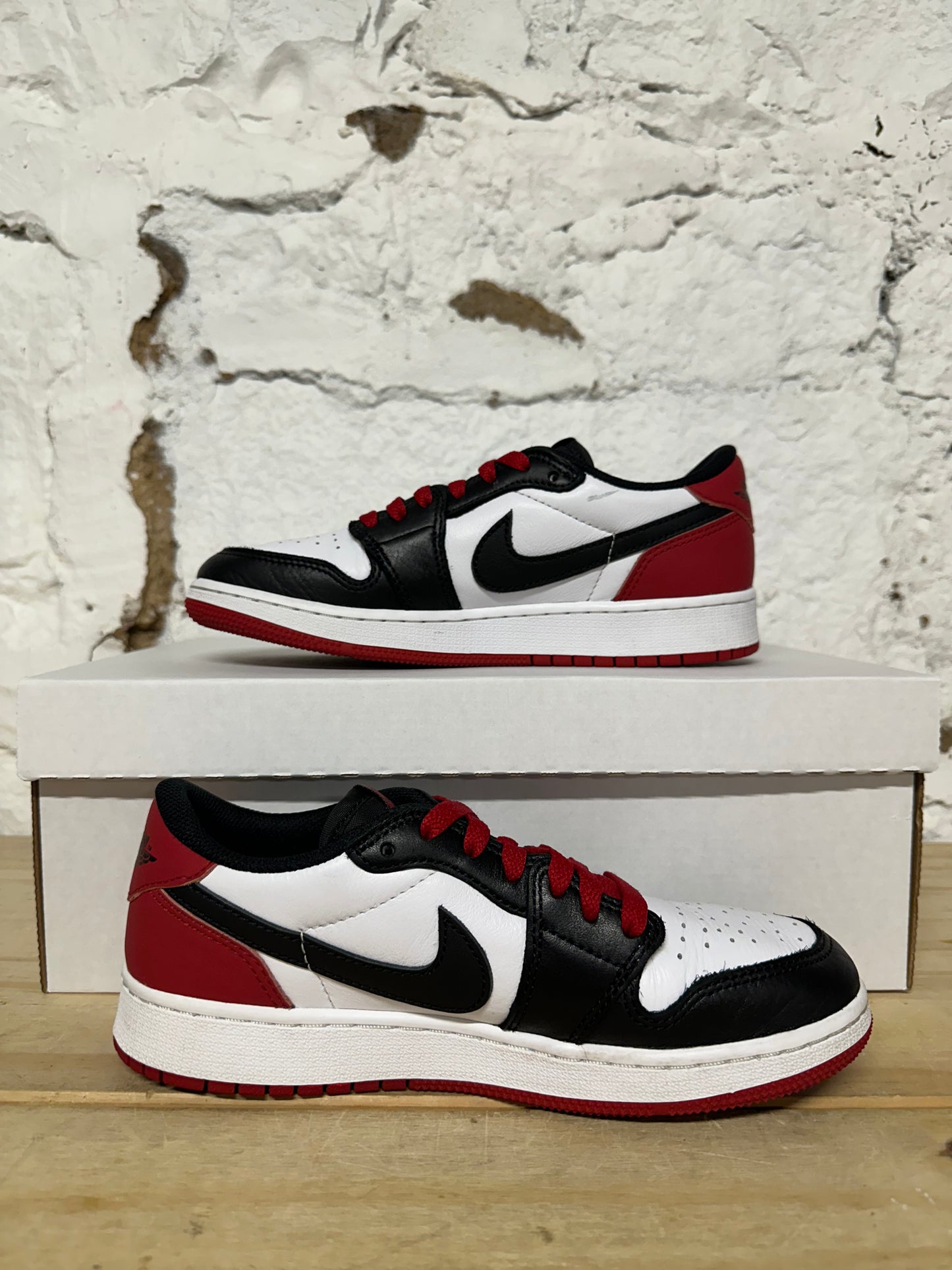 Air Jordan 1 Low Black Toe Sz 5Y
