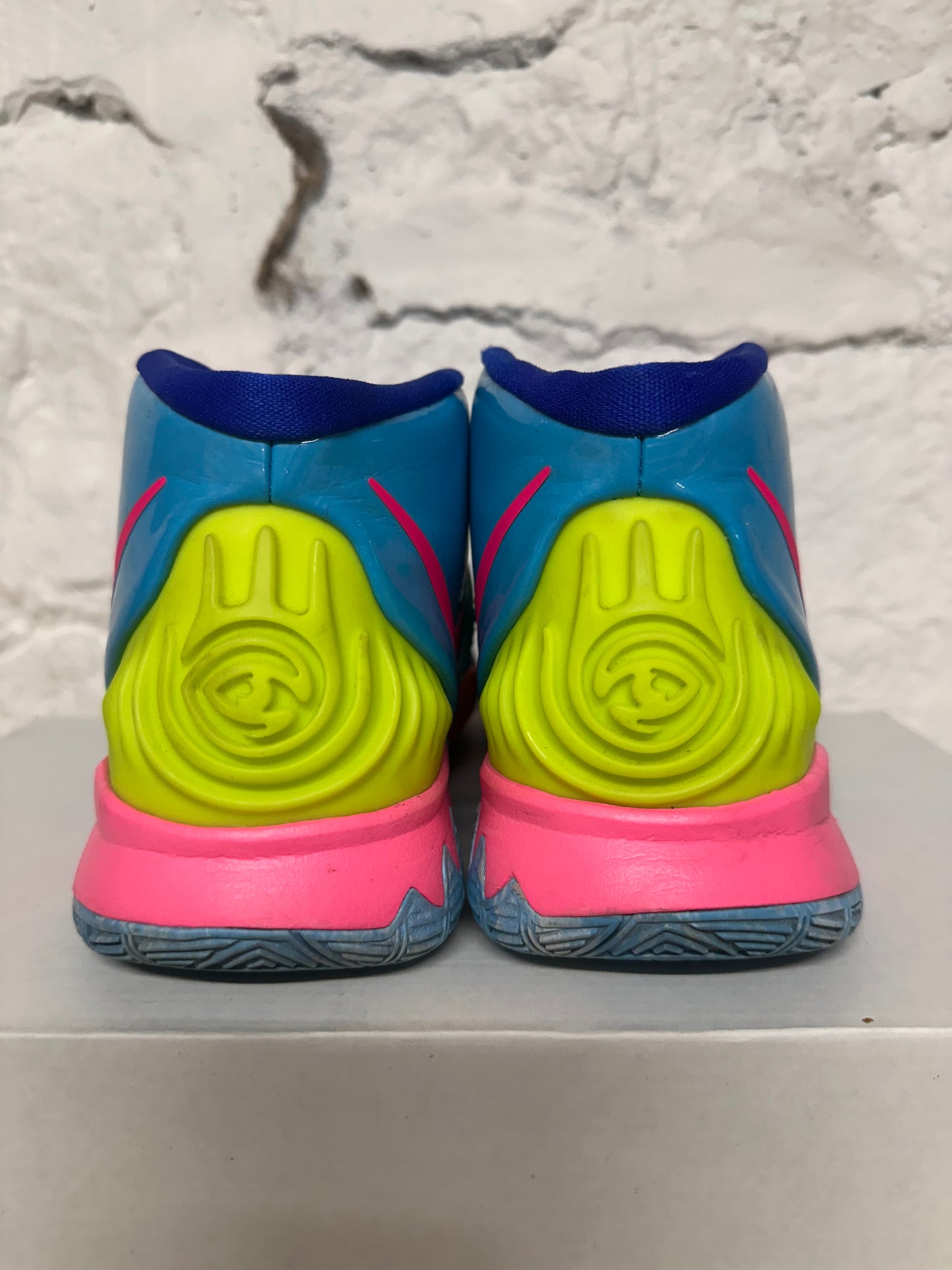 Nike Kyrie 6 Pool Sz 7Y
