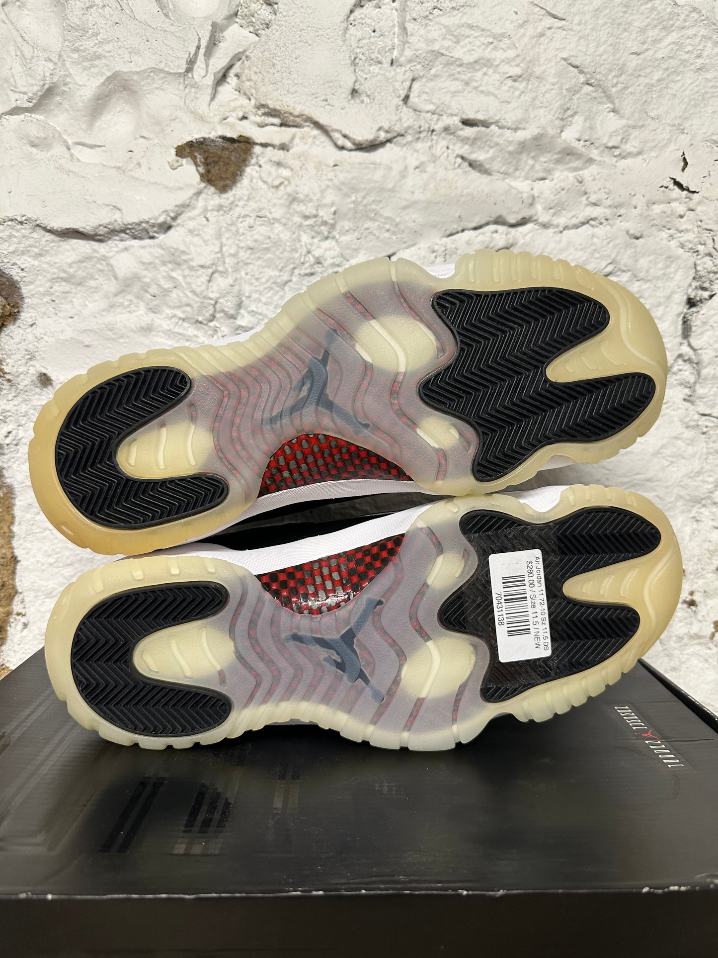 Air Jordan 11 72-10 Sz 11.5 DS