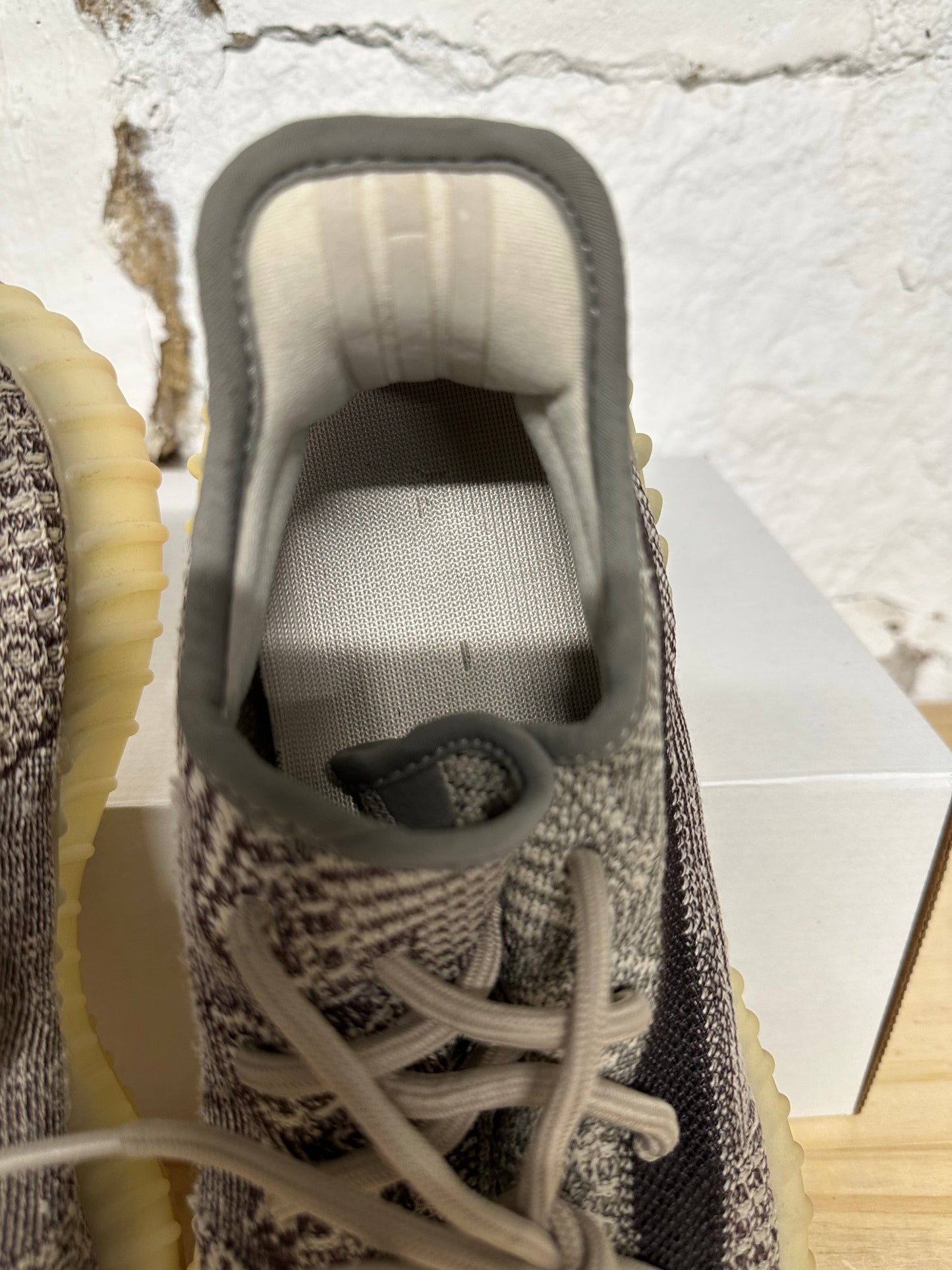 Yeezy 350 V2 Zyon Sz 8.5