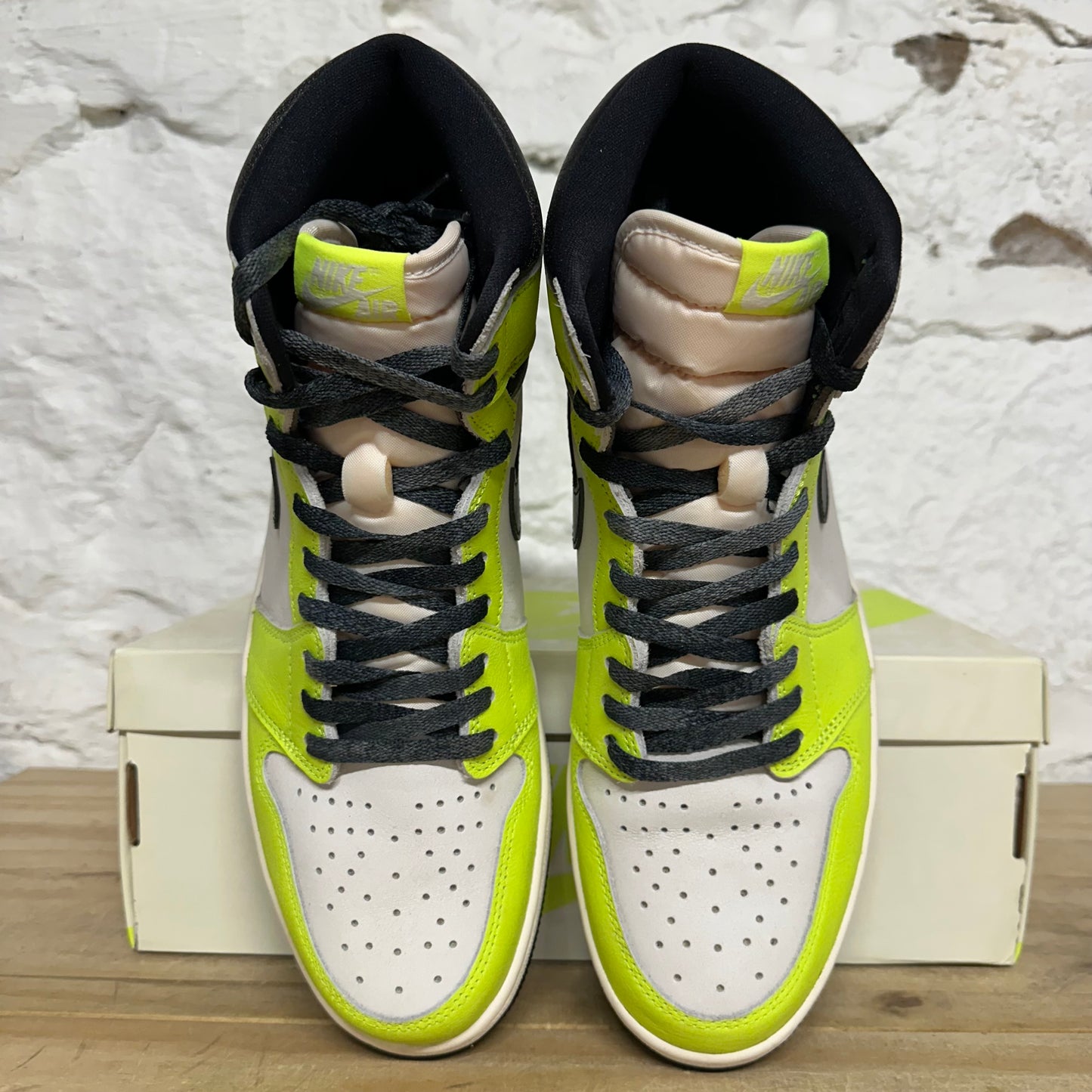 Air Jordan 1 High Visionaire Sz 12.5