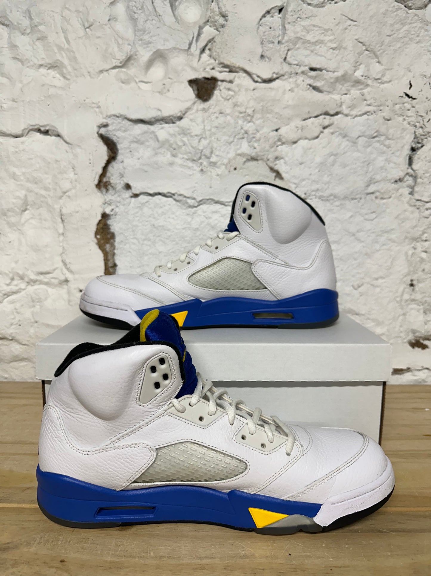 Air Jordan 5 Laney Sz 11