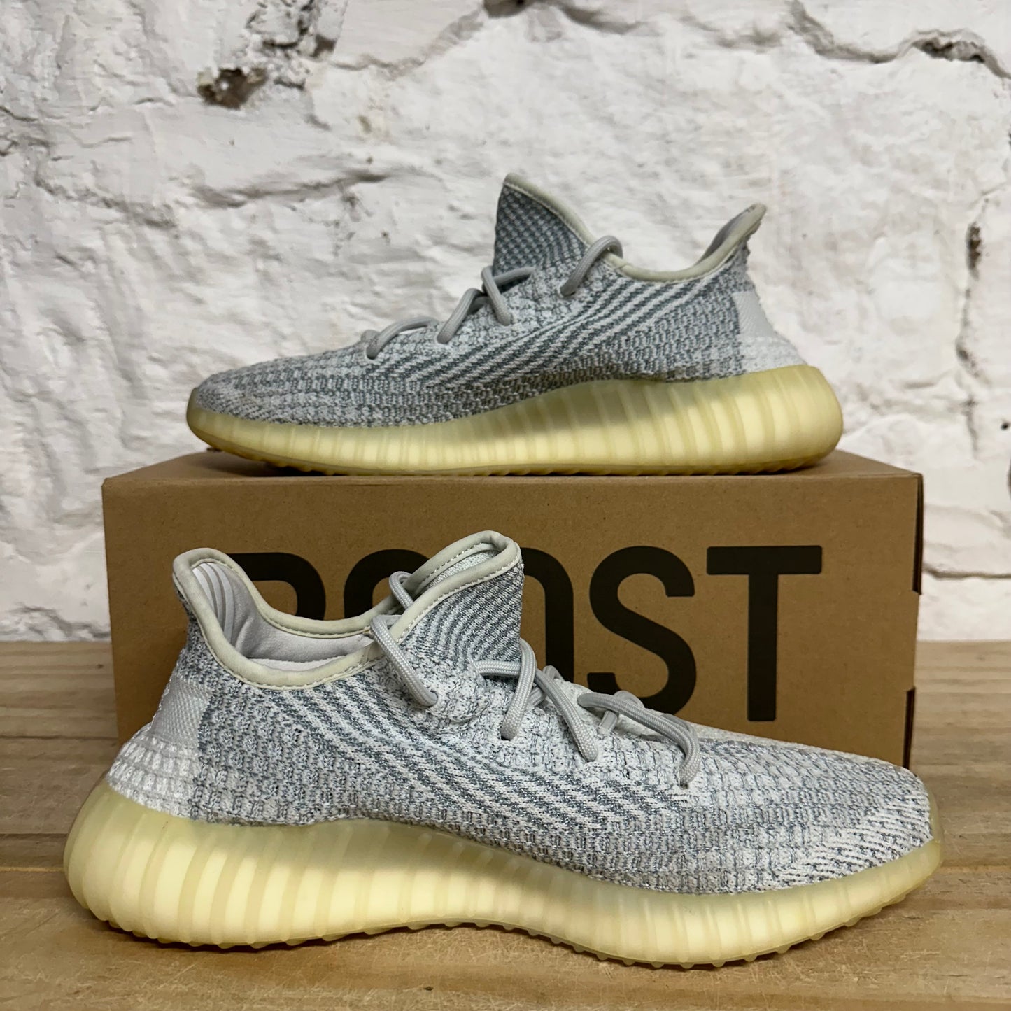 Yeezy 350 V2 Cloud White Reflective Sz 9.5