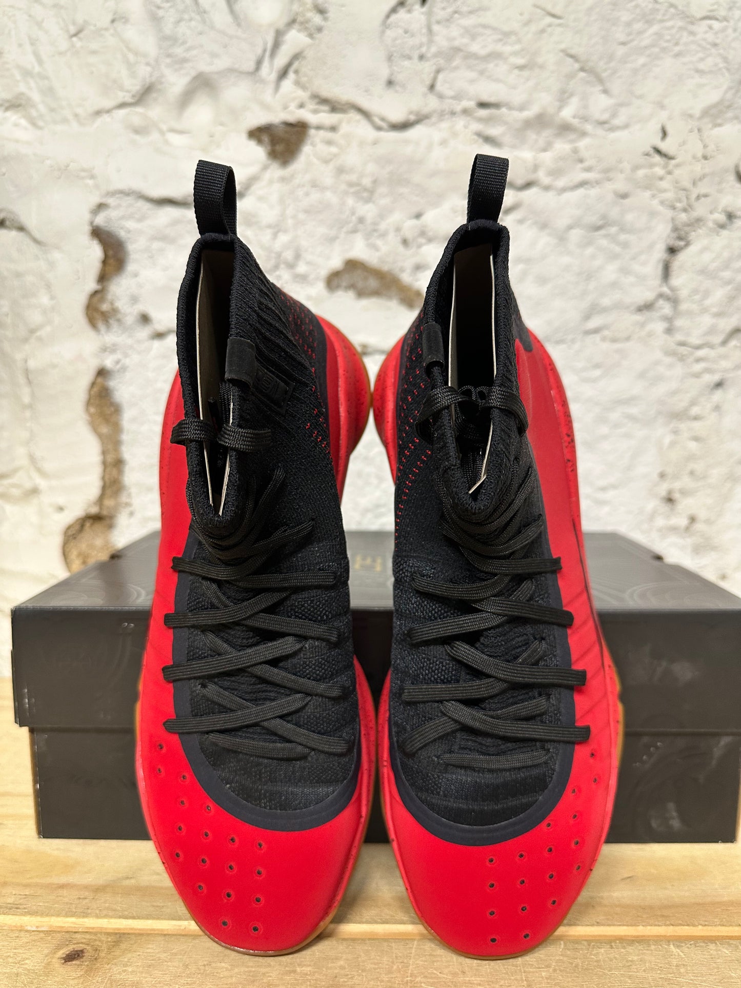 Under Armour Curry 4 Red Black Gum Sz 10.5 DS