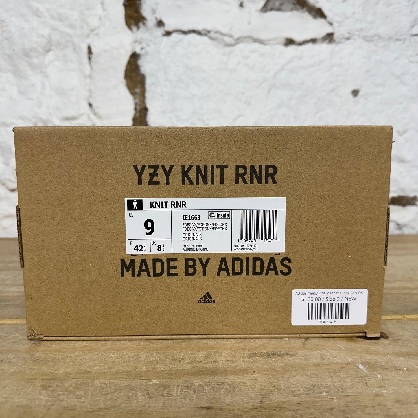 Yeezy Knit Runner Black Sz 9 DS