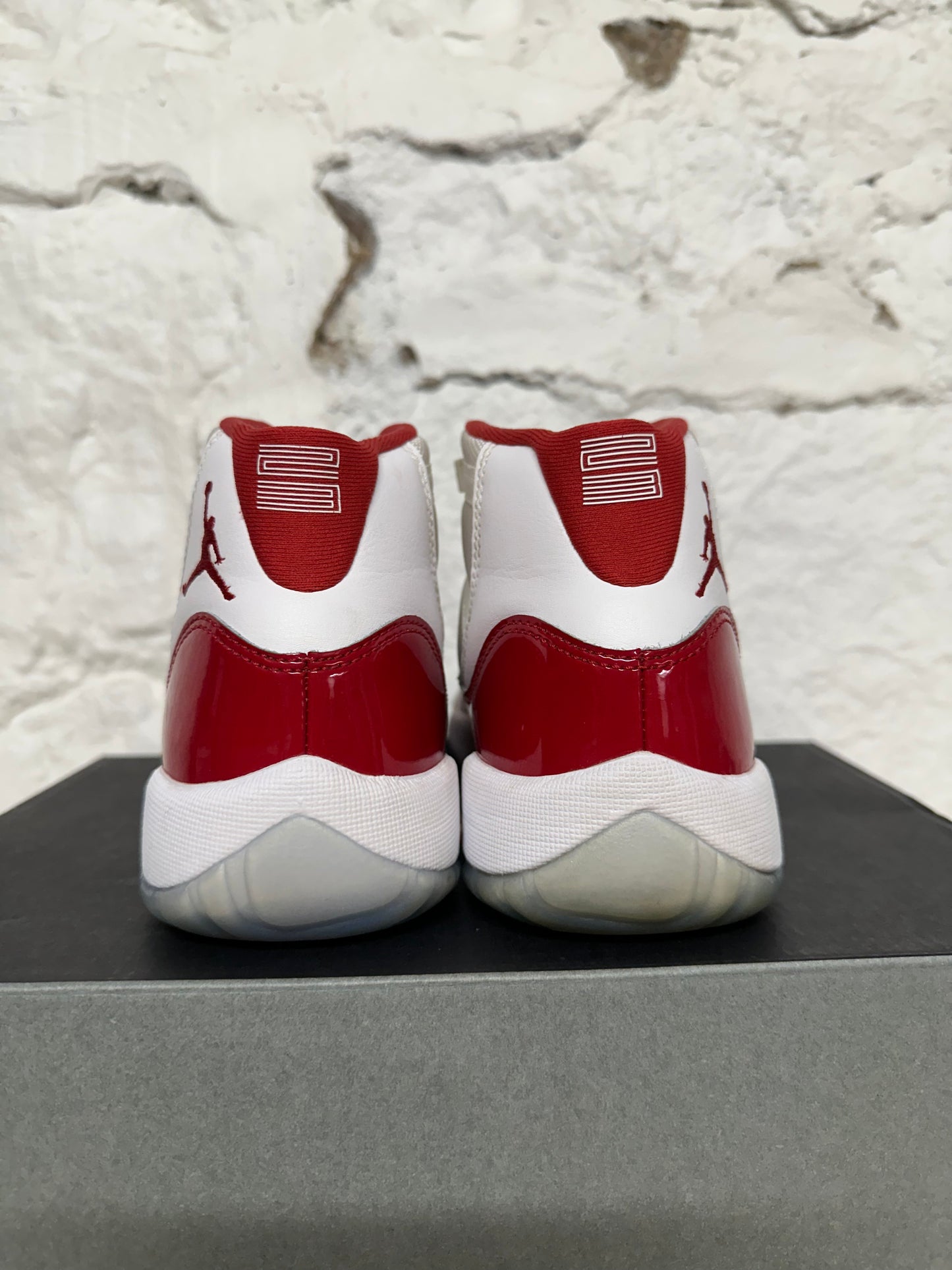 Air Jordan 11 High Cherry Sz 5Y