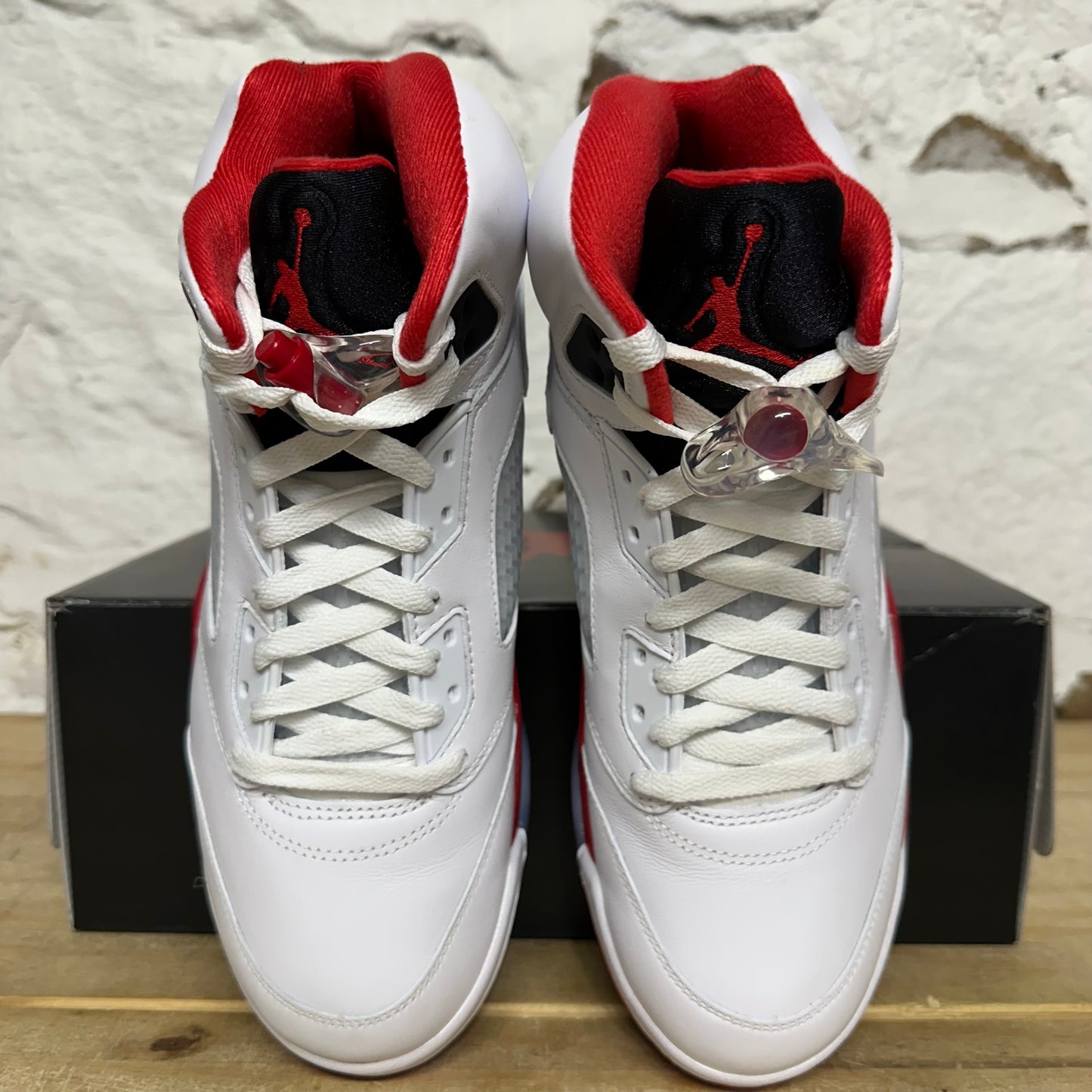 Air Jordan 5 Fire Red Black Tongue (2025) Sz 9