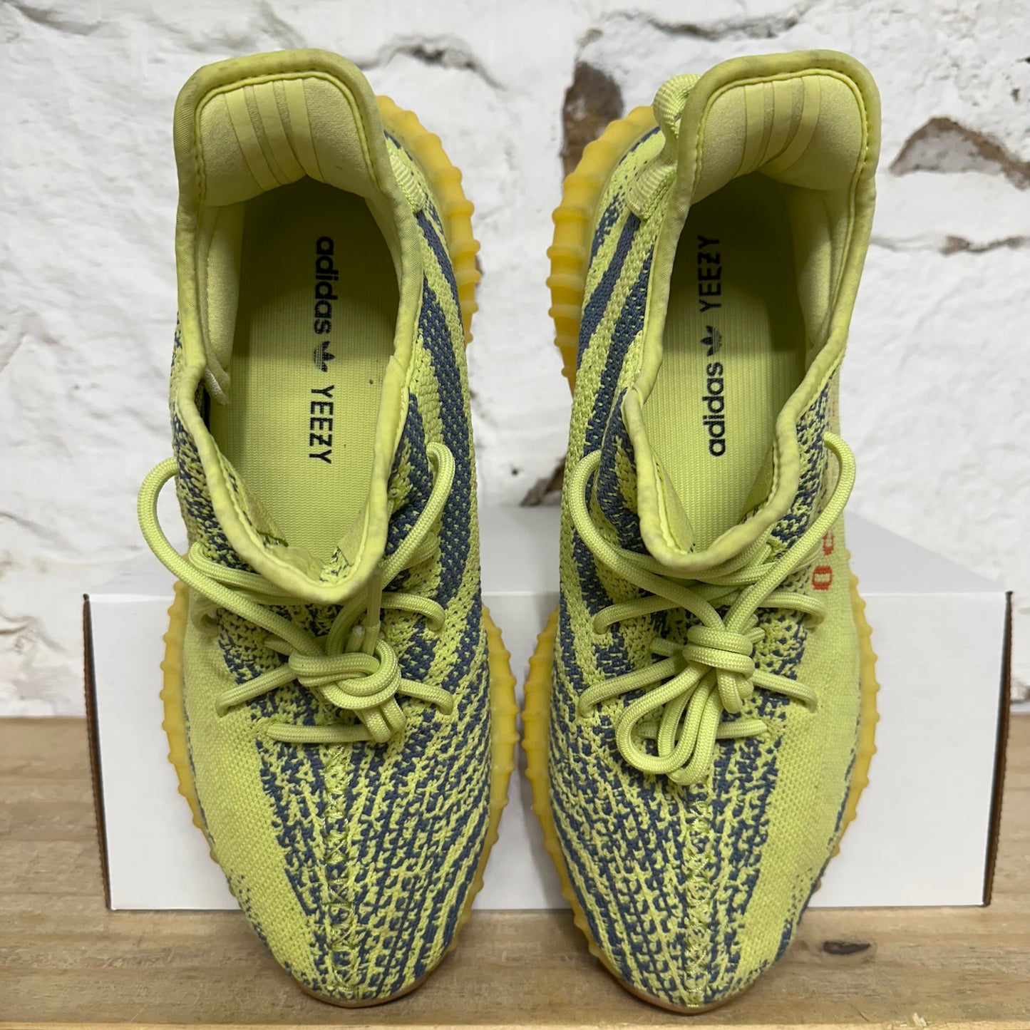 Yeezy 350 V2 Semi Frozen Yellow Sz 10.5