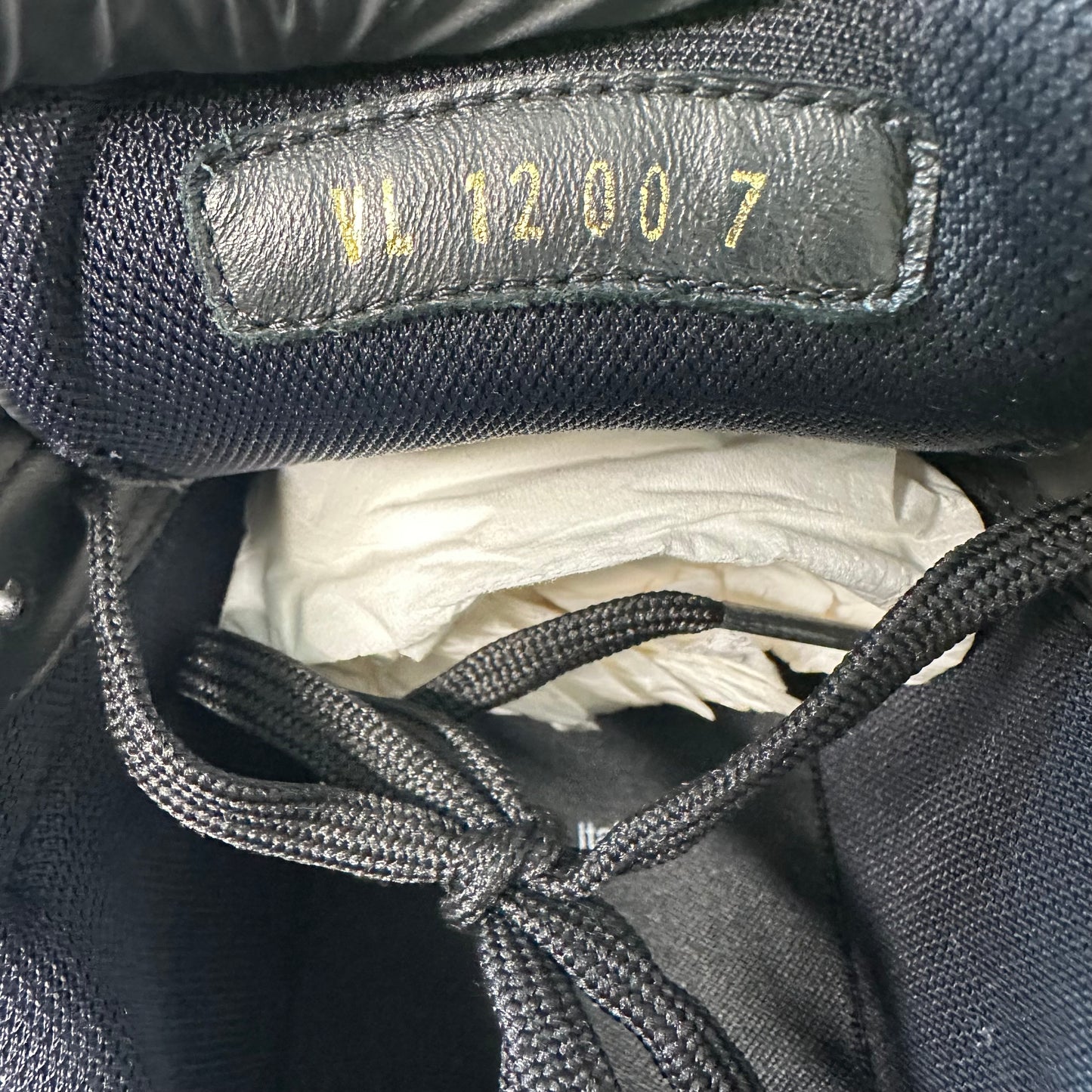 Louis Vuitton Graphite Trainer Sneaker Sz 8.5 (7LV)