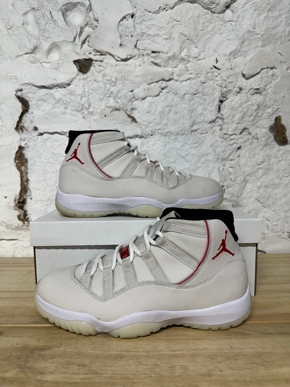Air Jordan 11 High Platinum Tint Sz 9.5