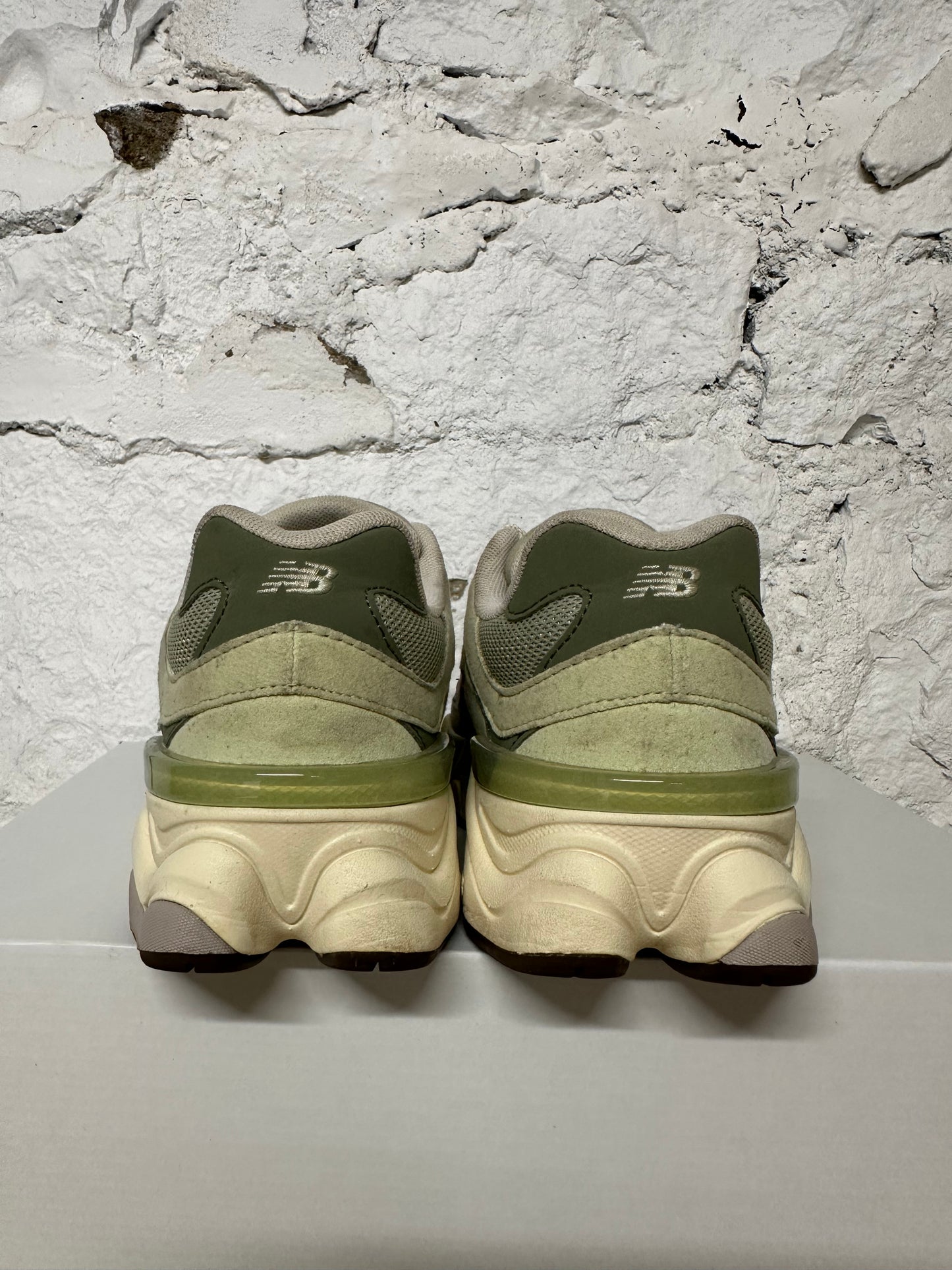 New Balance 9060 Mint Green Sz 6.5