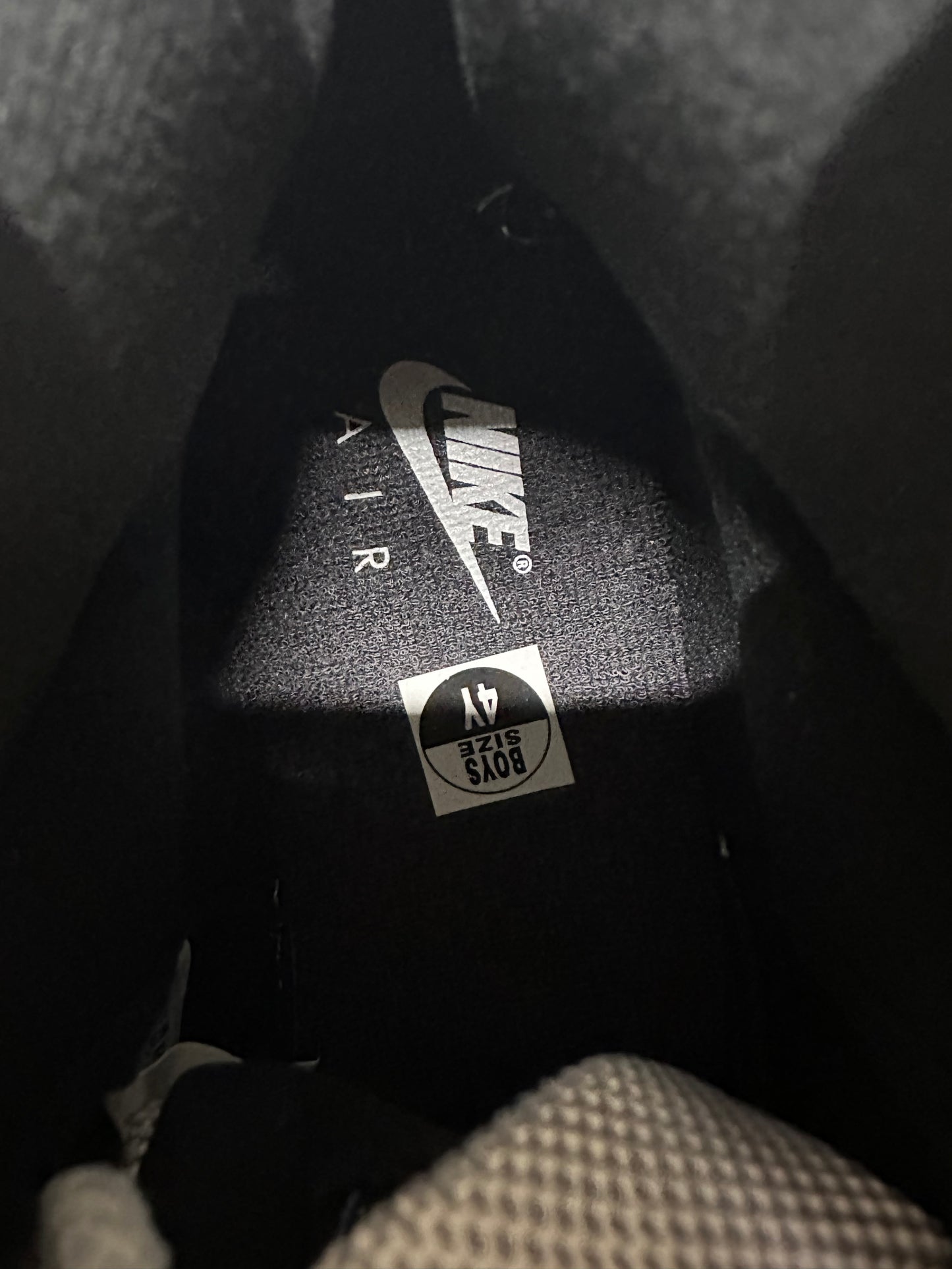 Air Jordan 11 High Legend Blue Sz 4Y DS