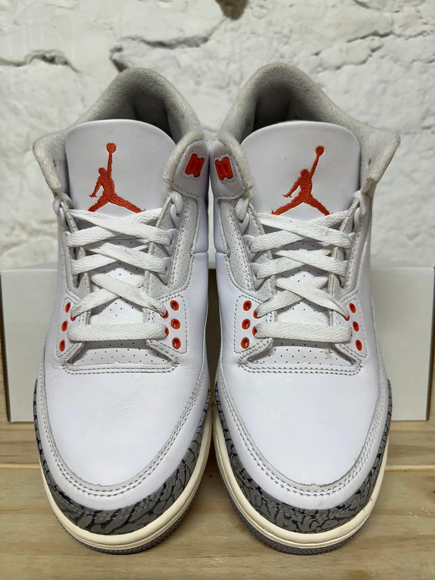 Air Jordan 3 Georgia Peach Sz 8 (9.5W)